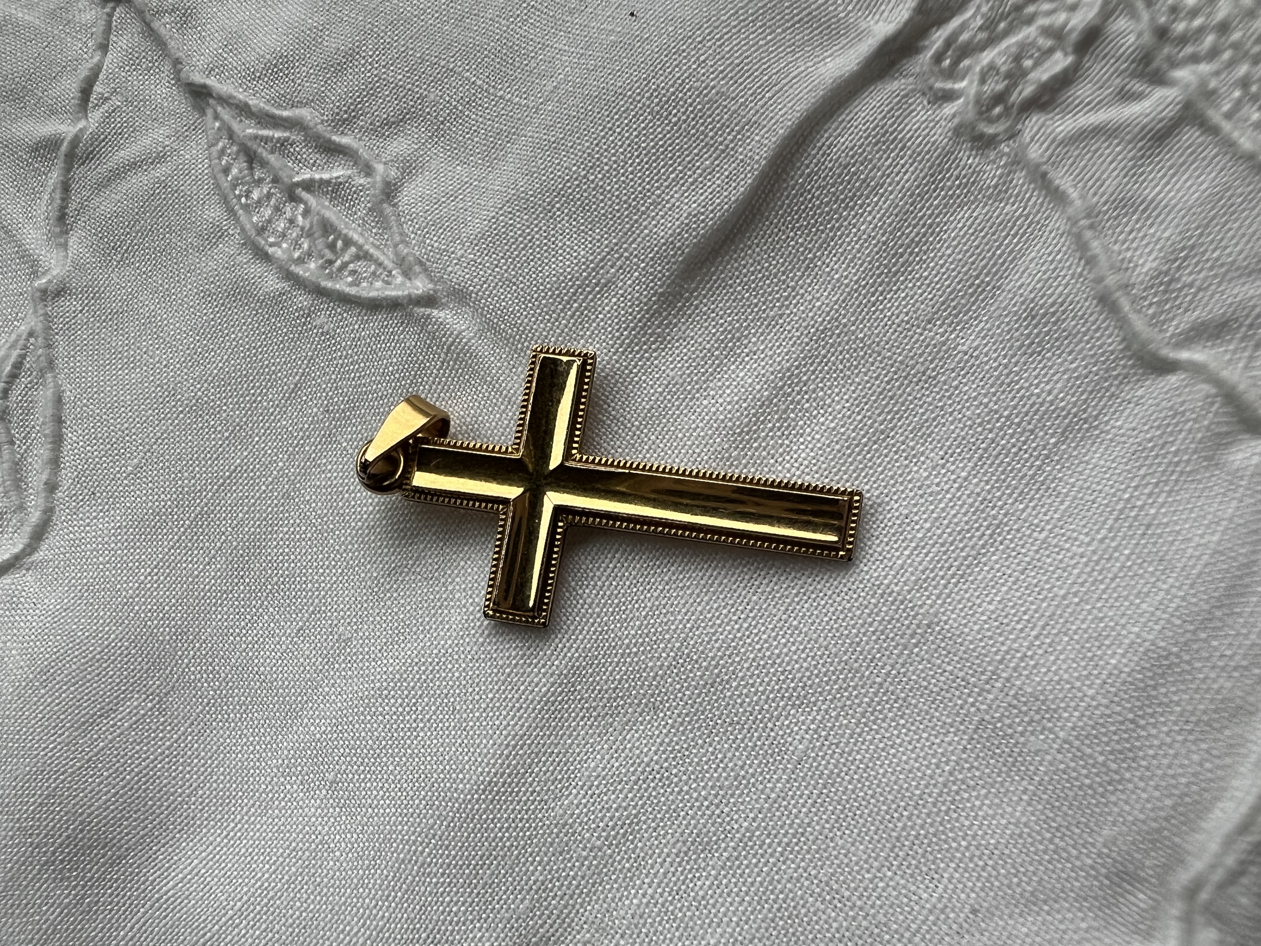 Ô croix dressée sur le monde 