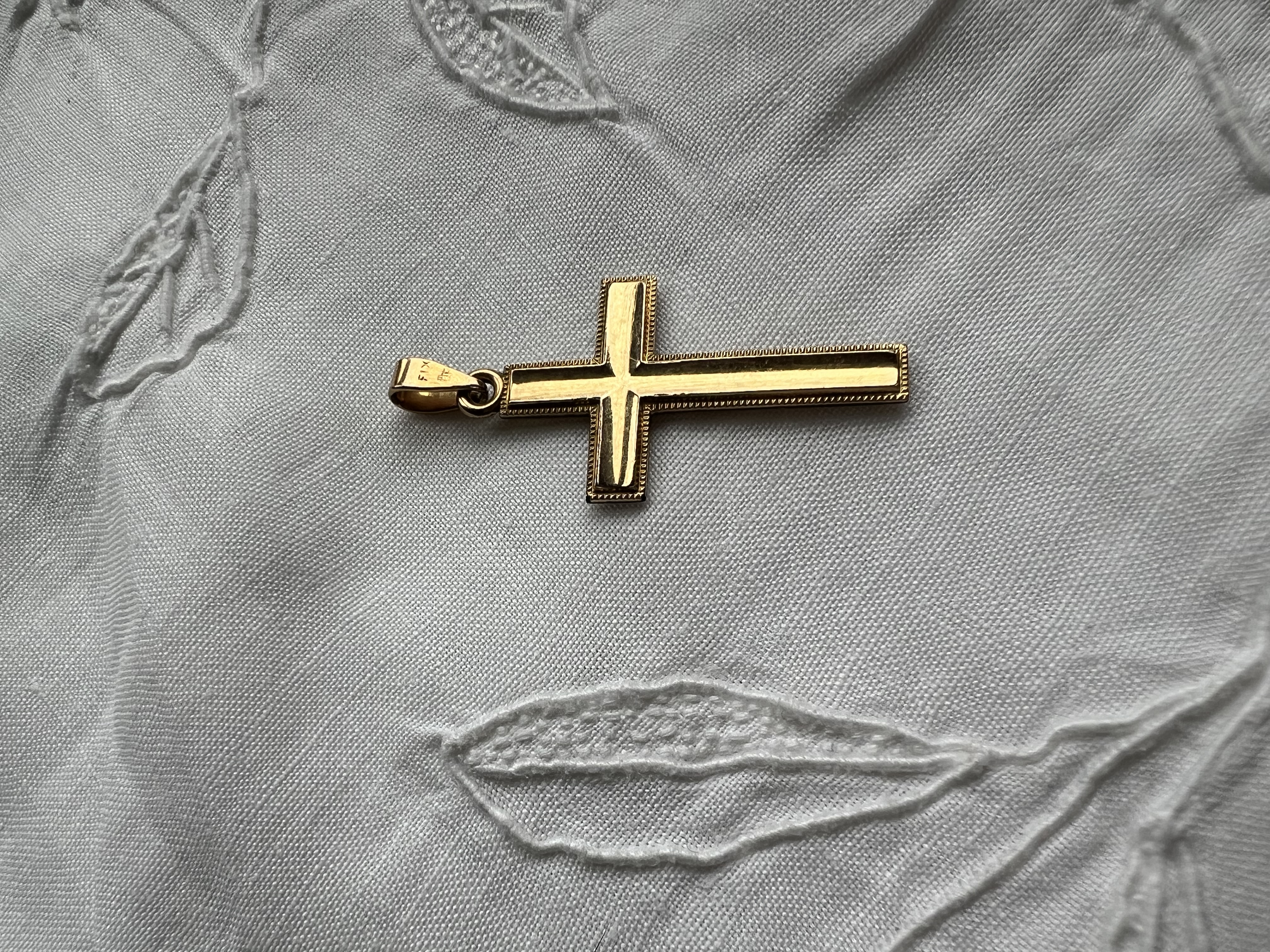 Ô croix dressée sur le monde