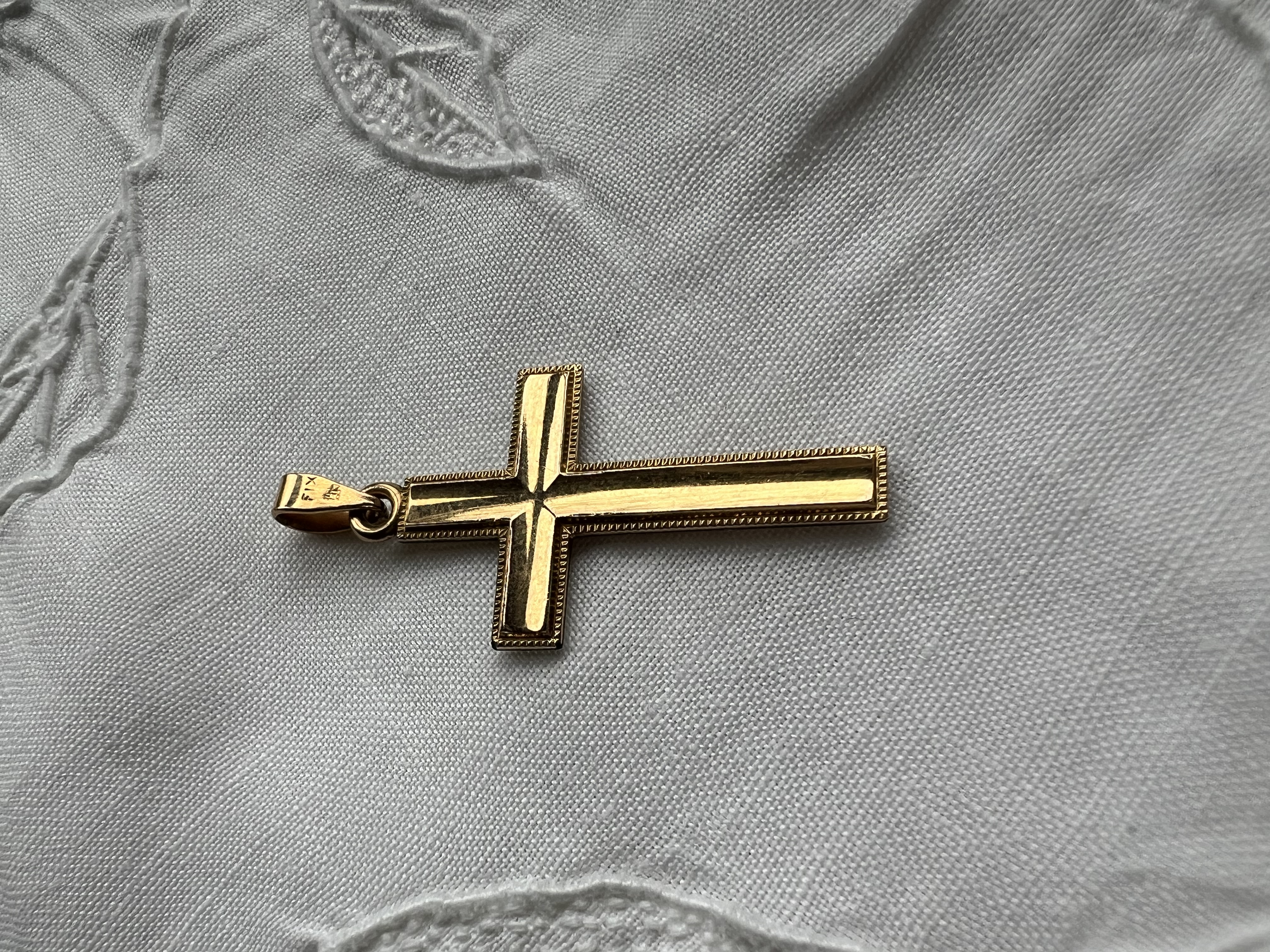 Ô croix dressée sur le monde 