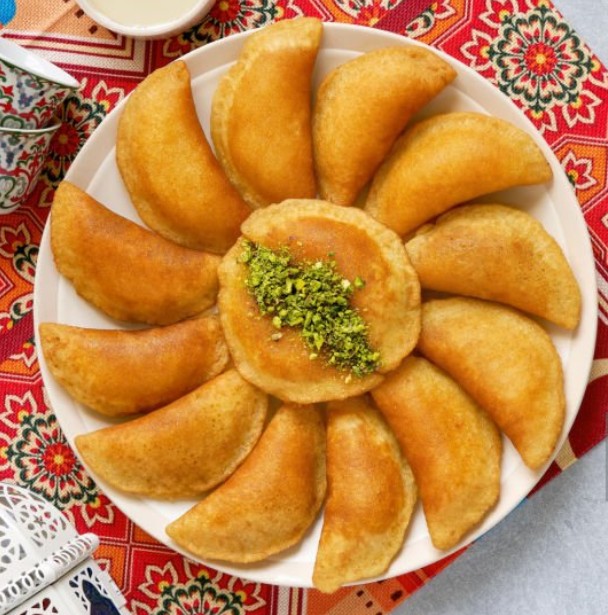 Katayef with cream or walnut