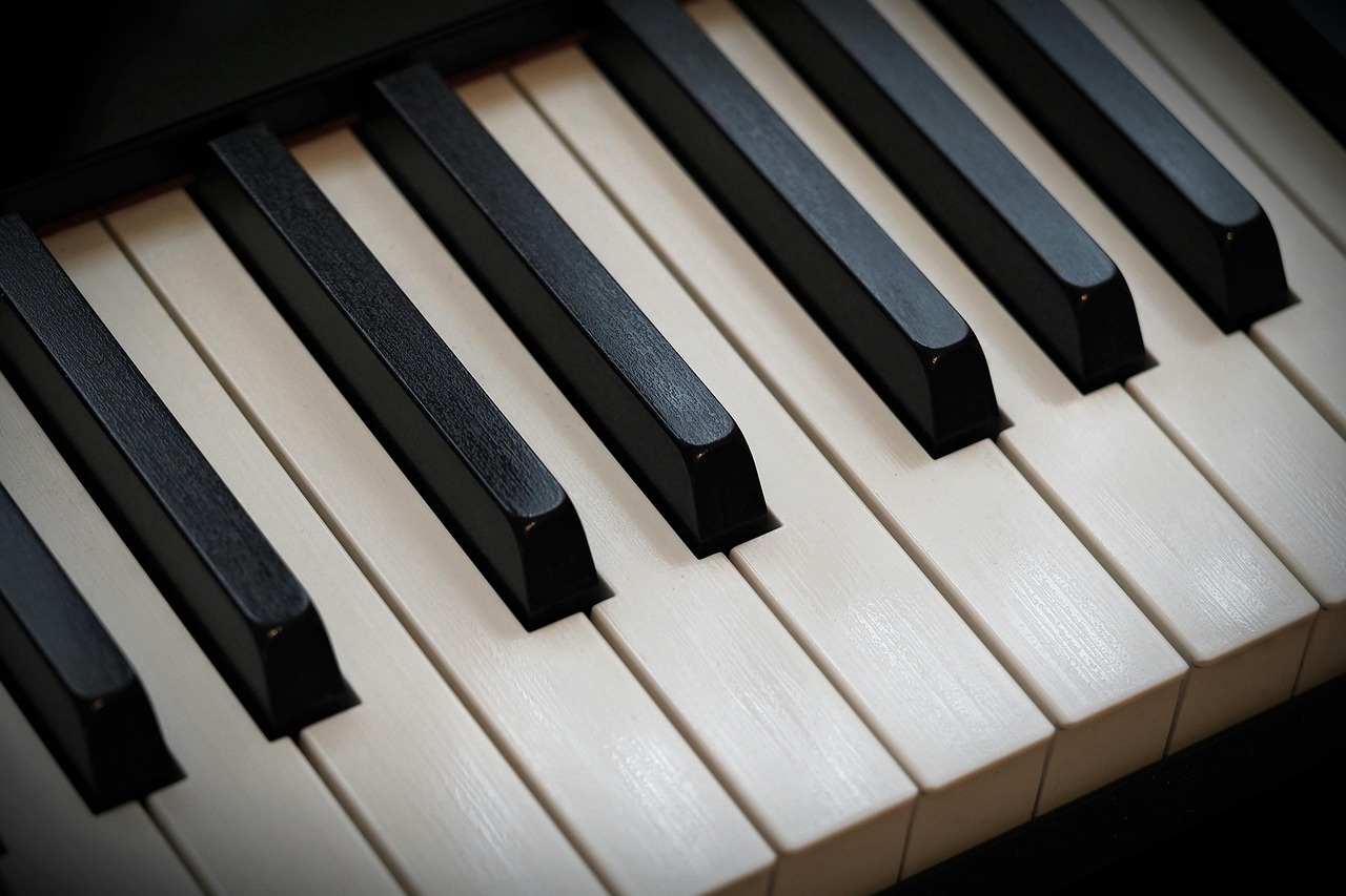 10 Piano Classes (Every Saturday, 11AM to 12PM, From August 9 to October 11, 2025)