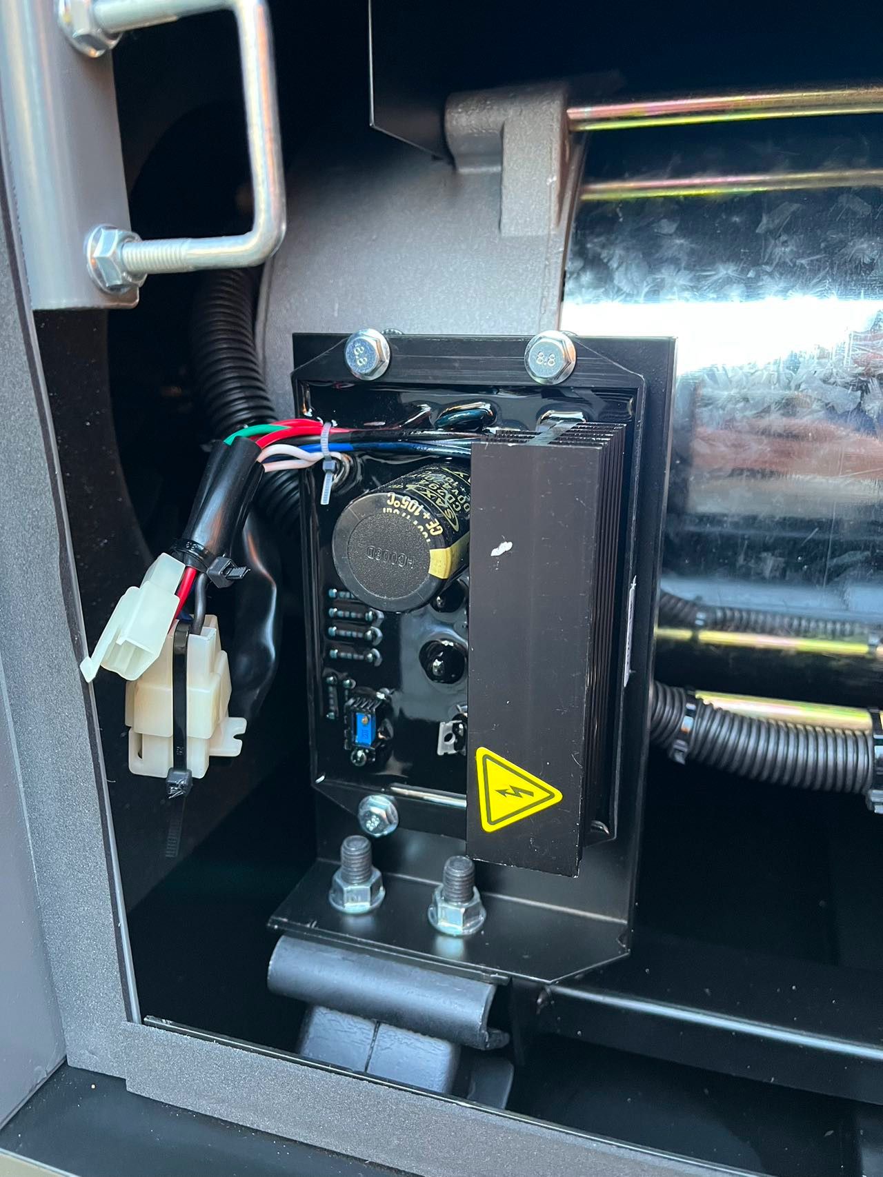 KRAFT&DELE Vienfazis dyzelinis generatorius 14/15,5 kW KD198