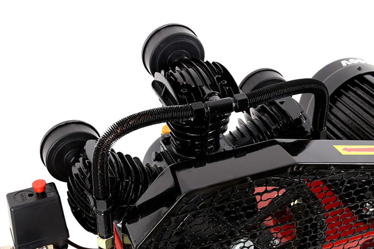 Oro kompresorius su tepaliniu siurbliu Kraft & Dele KD408, 200L 3 stūmokliai 400V, 720 l/min