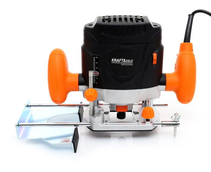 Frezavimo staklės su viršutiniu velenu, 1900W