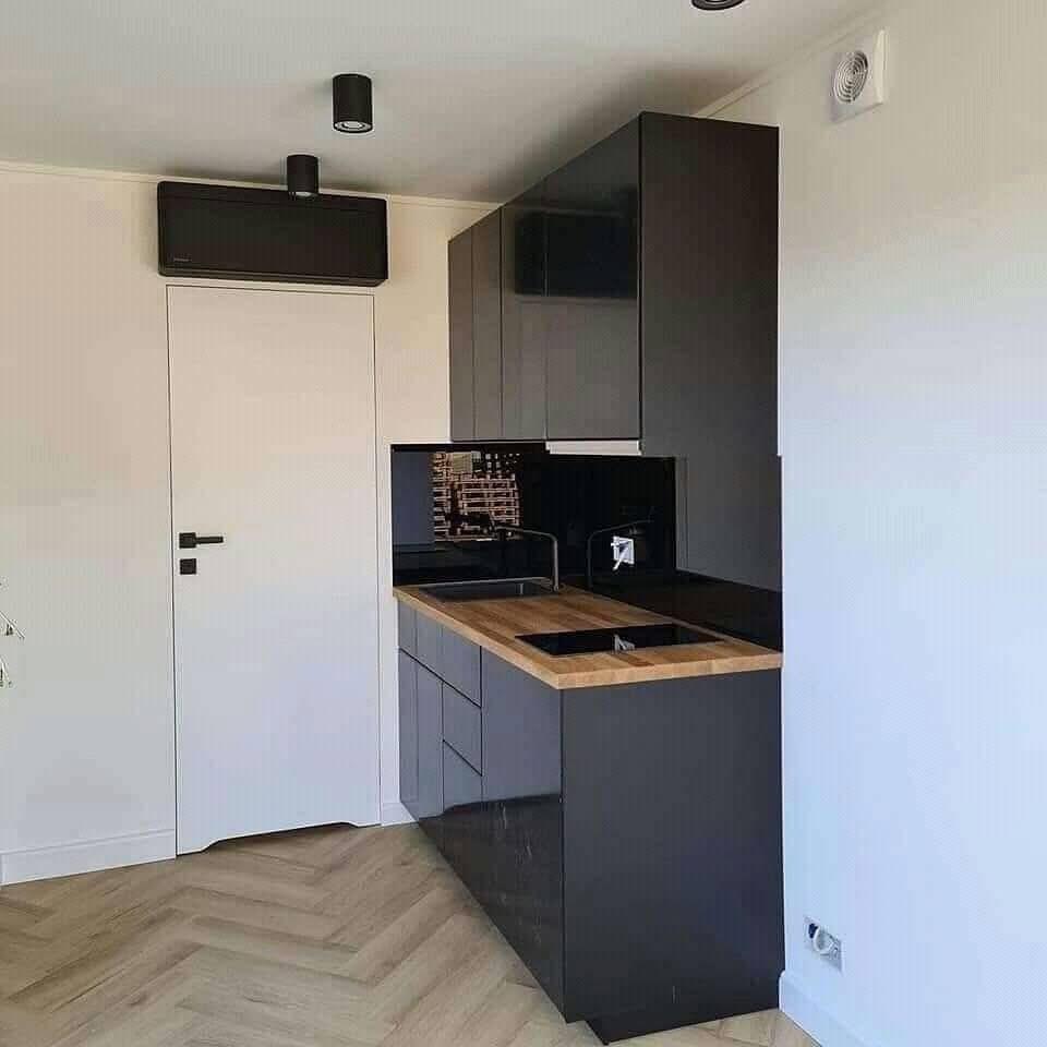 Bureau Mobile en Conteneur 20 Pieds – Robuste et Entièrement Aménagé