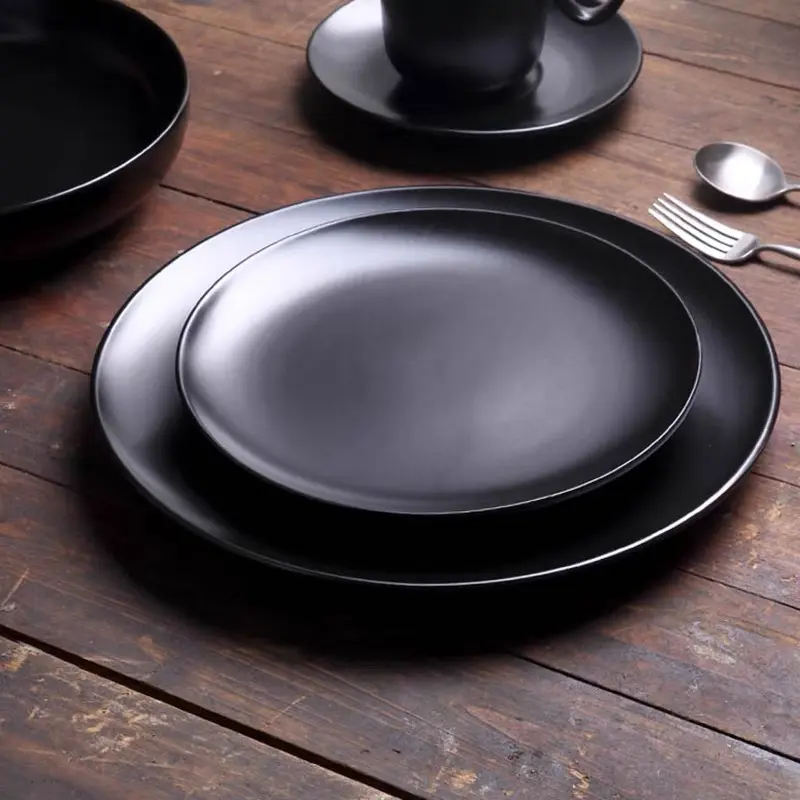 Elegant Black Dinnerware Set