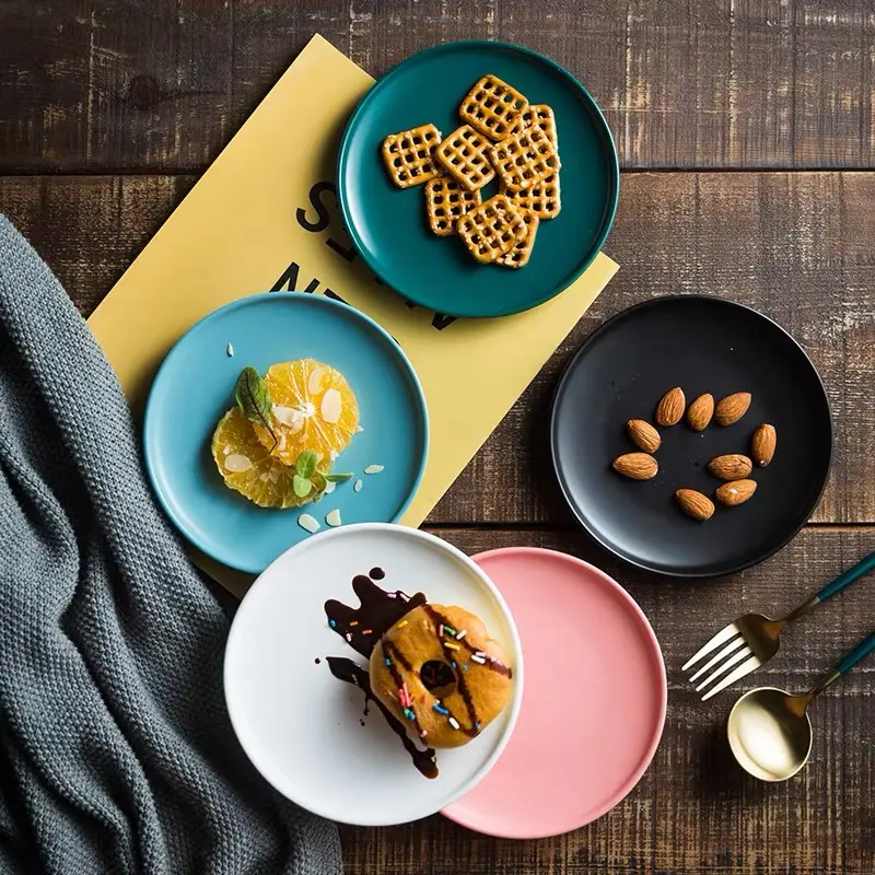 Elegant Black Dinnerware Set