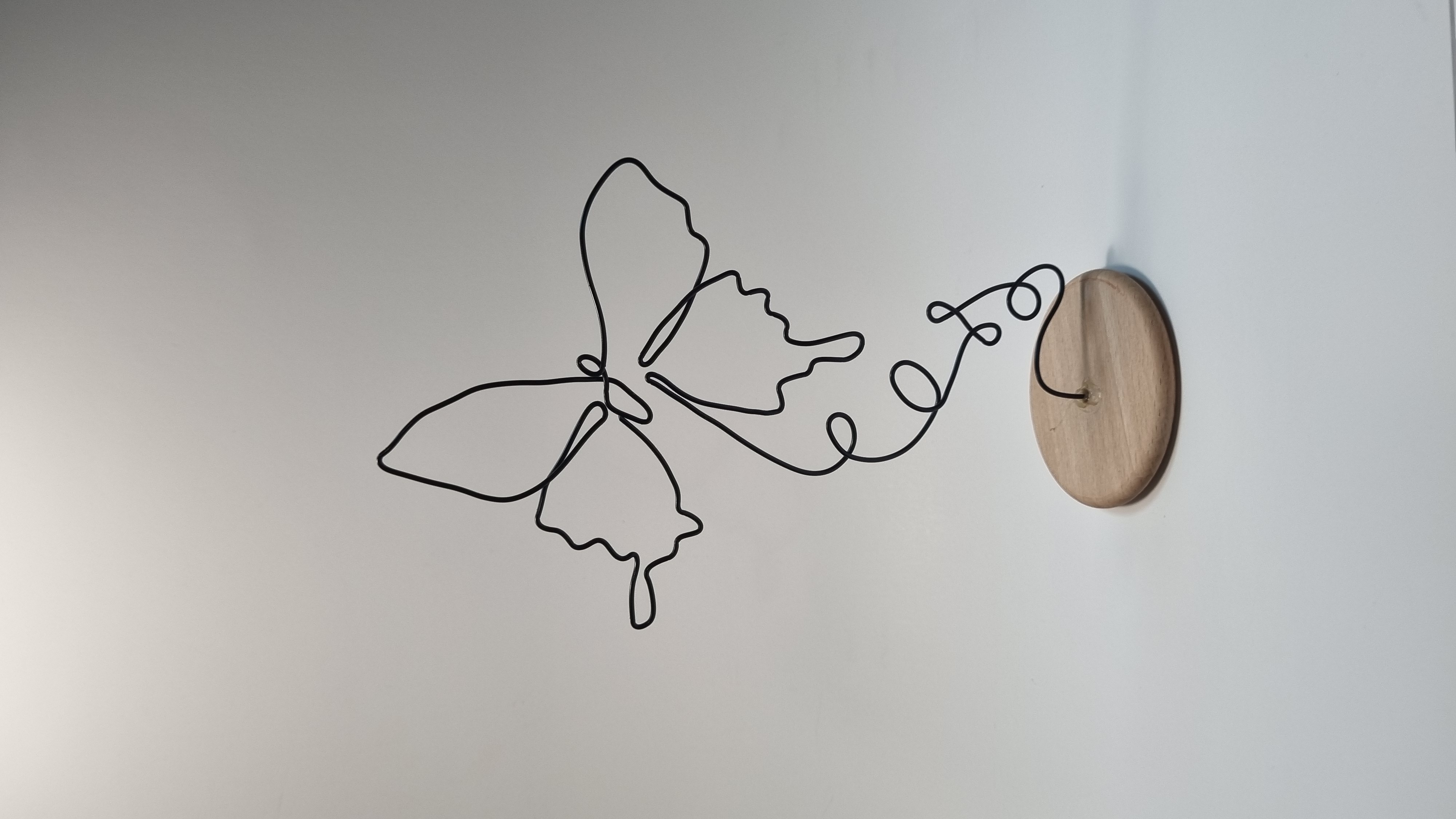 פרפר מתעופף