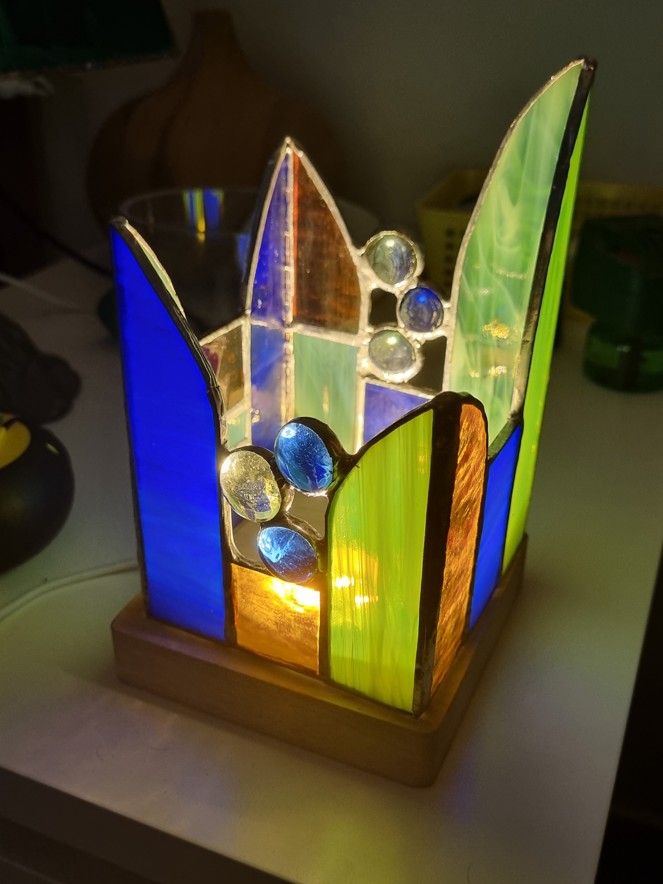 סדנת גוף תאורה