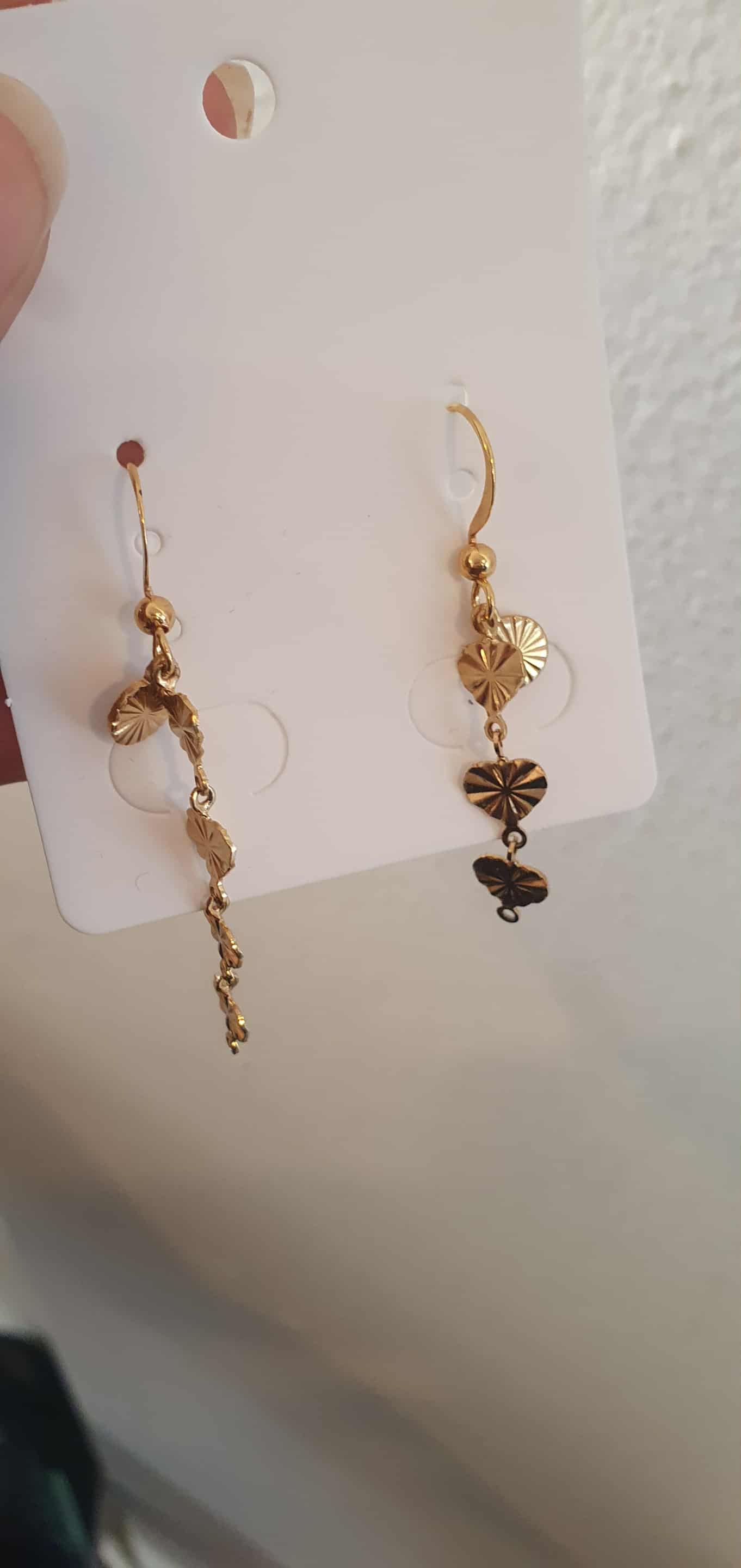 Guldfarvede øreringe