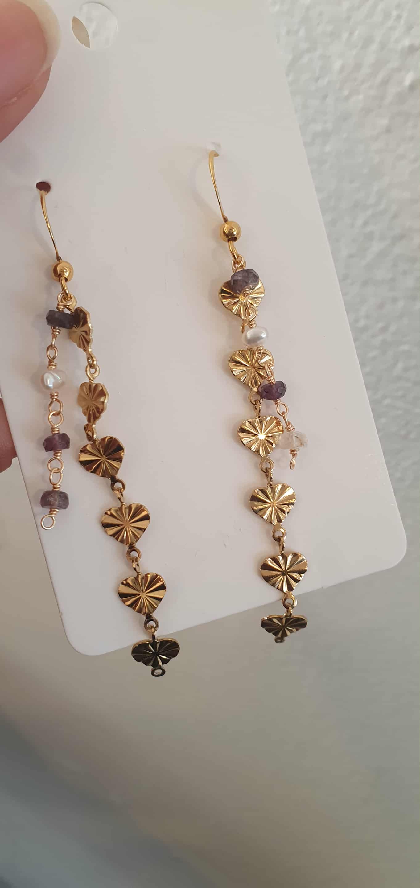 Håndlavede øreringe med blomster og sommerfugl