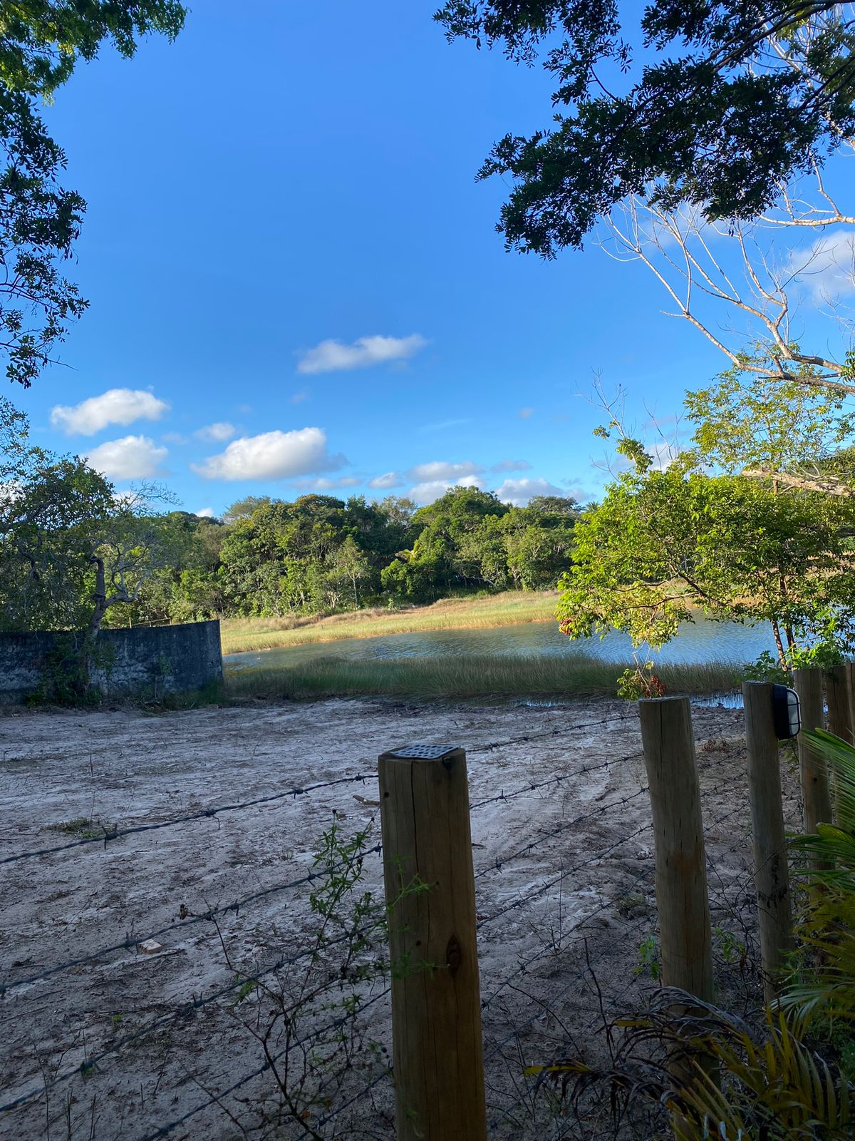 Lote Beira Lago 800m²