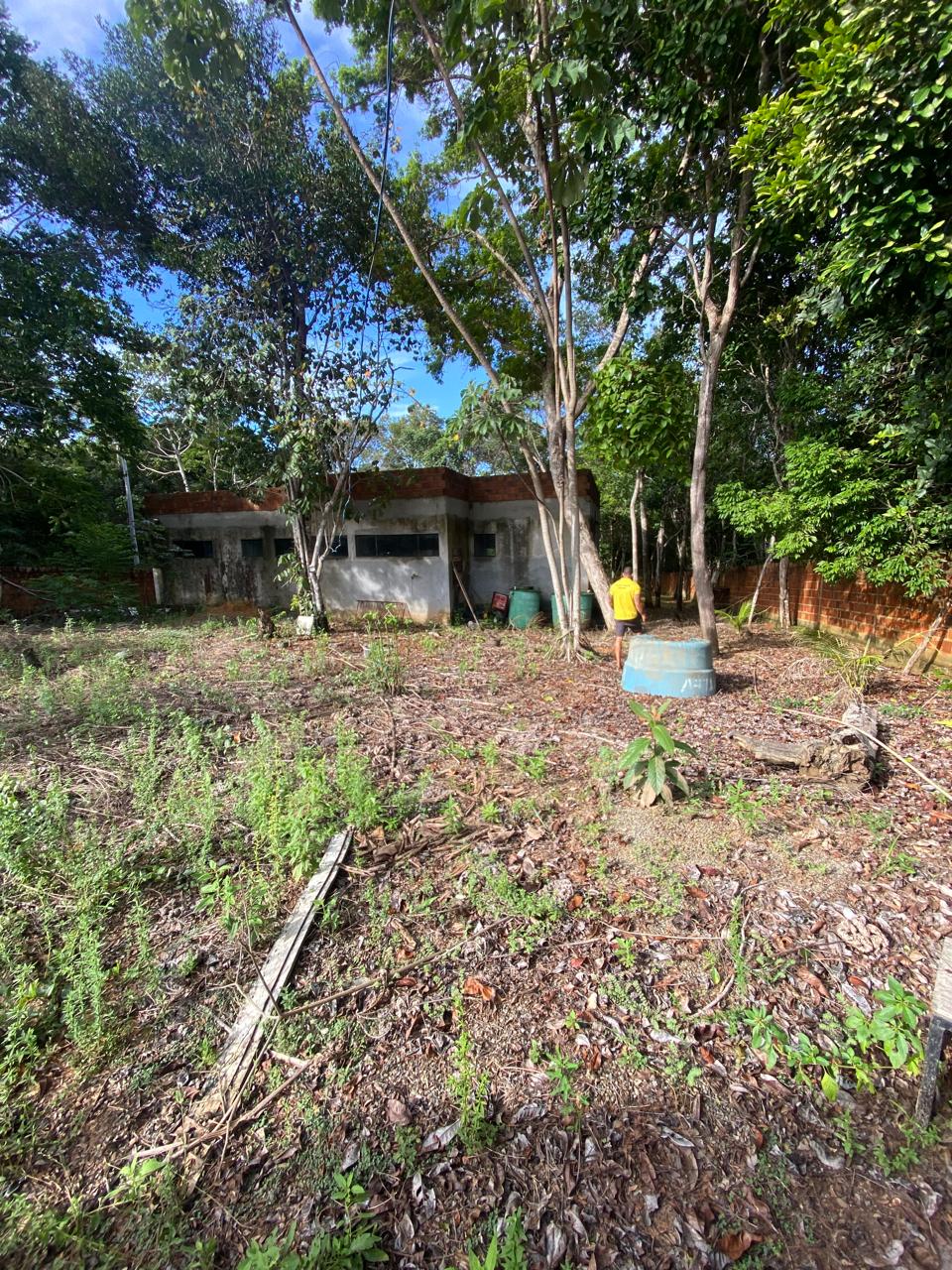 Lote 2.000m² com construção