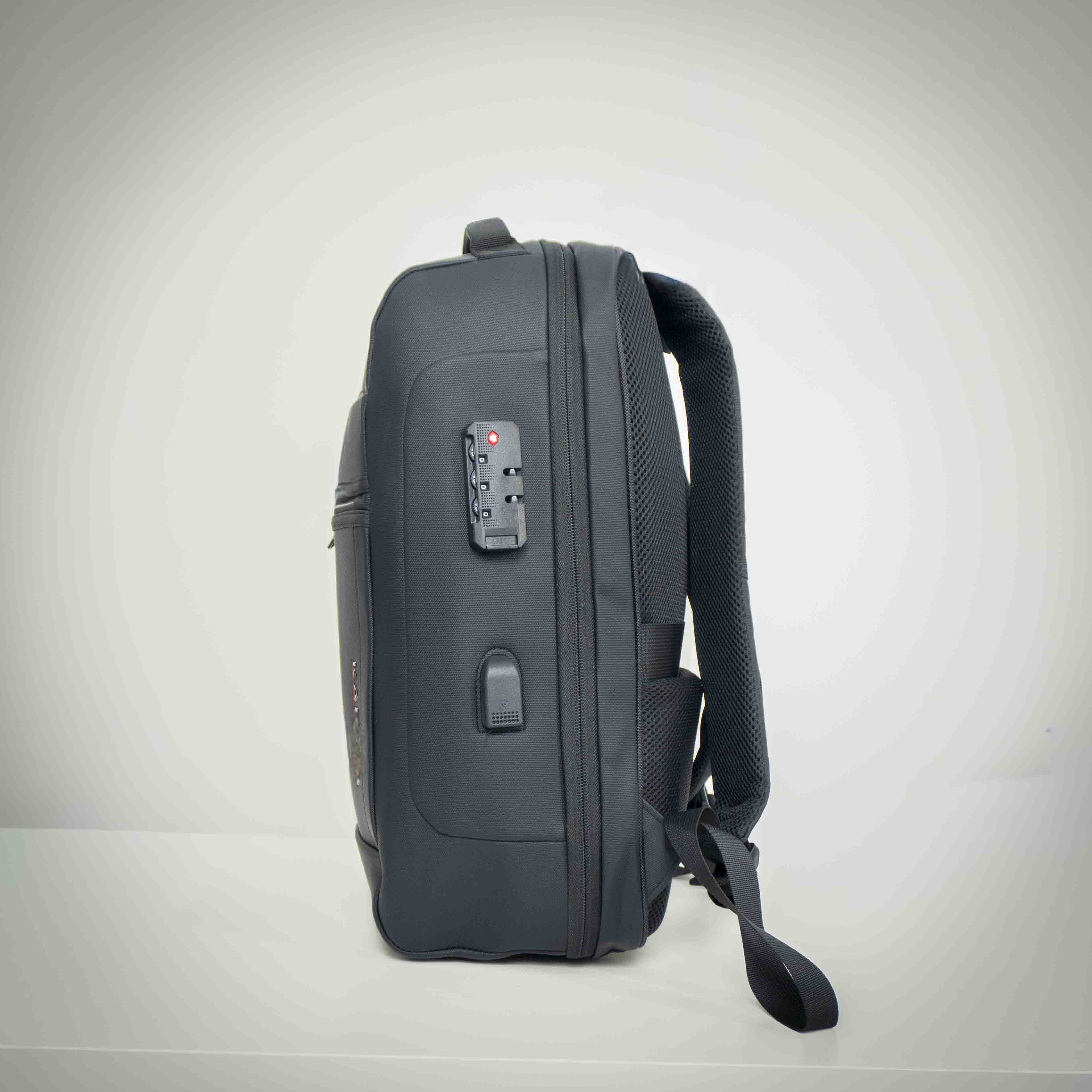 MOCHILA de viajes RESISTENTE