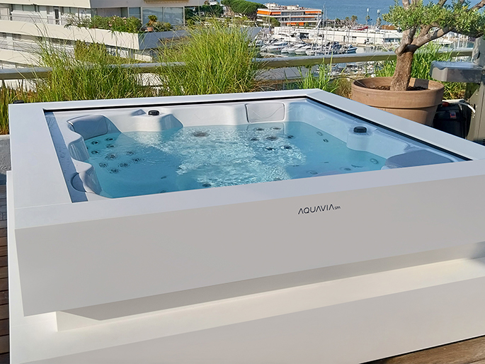 AQUAVIA Spa CUBE ERGO