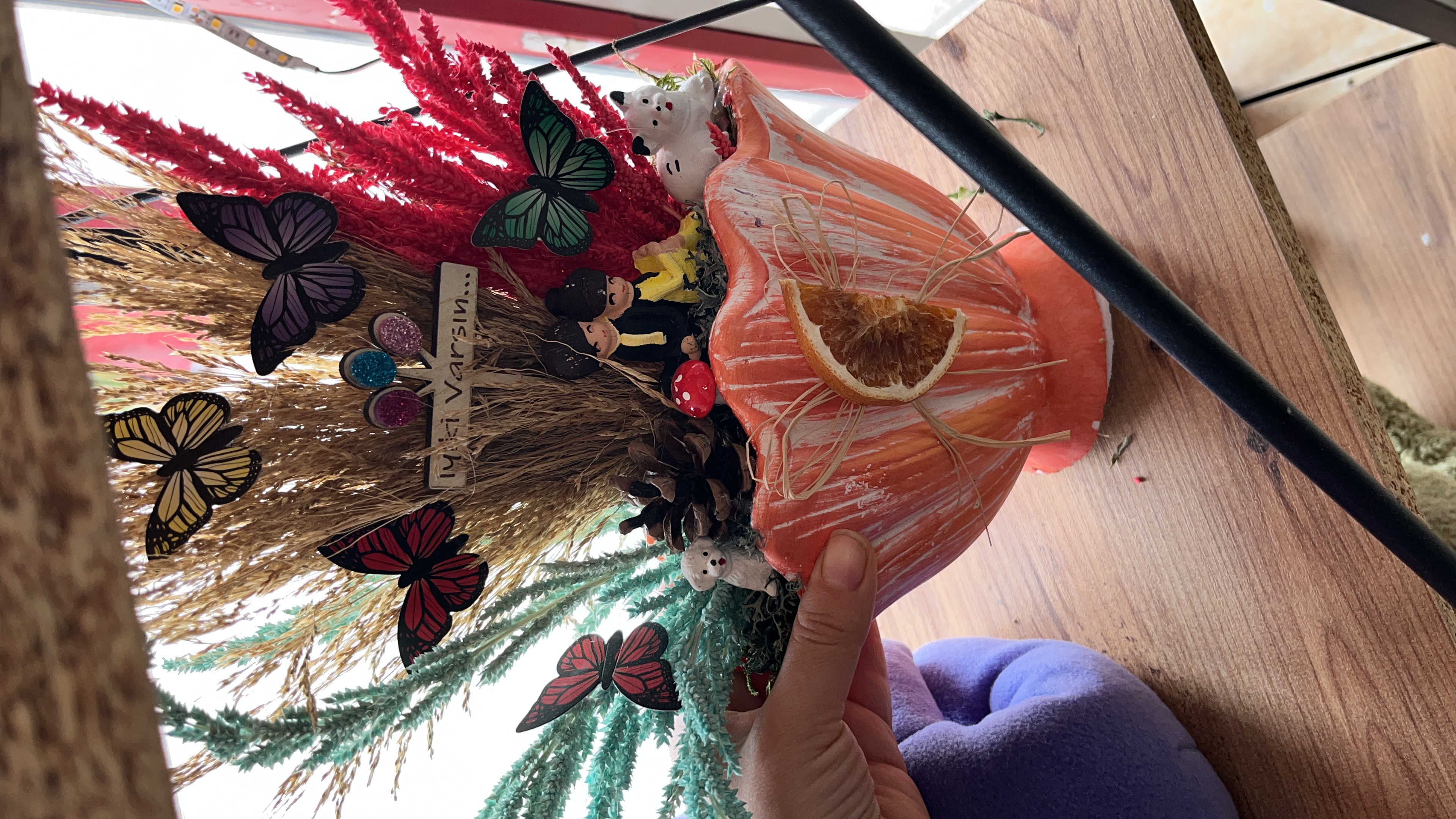 Dekoratif Vazo ve Kuru Çiçek Düzeni