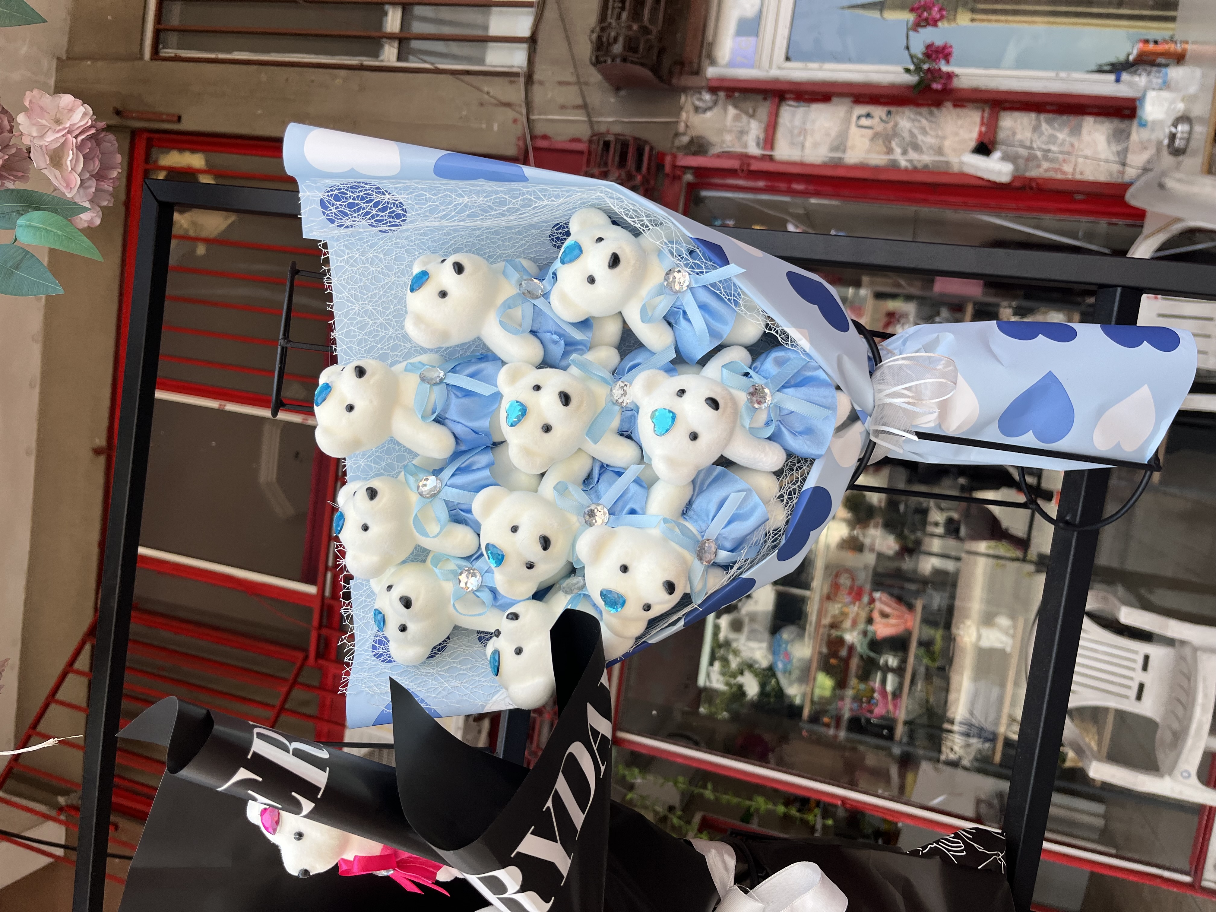 Beyaz Ayıcık Çiçek Buketi