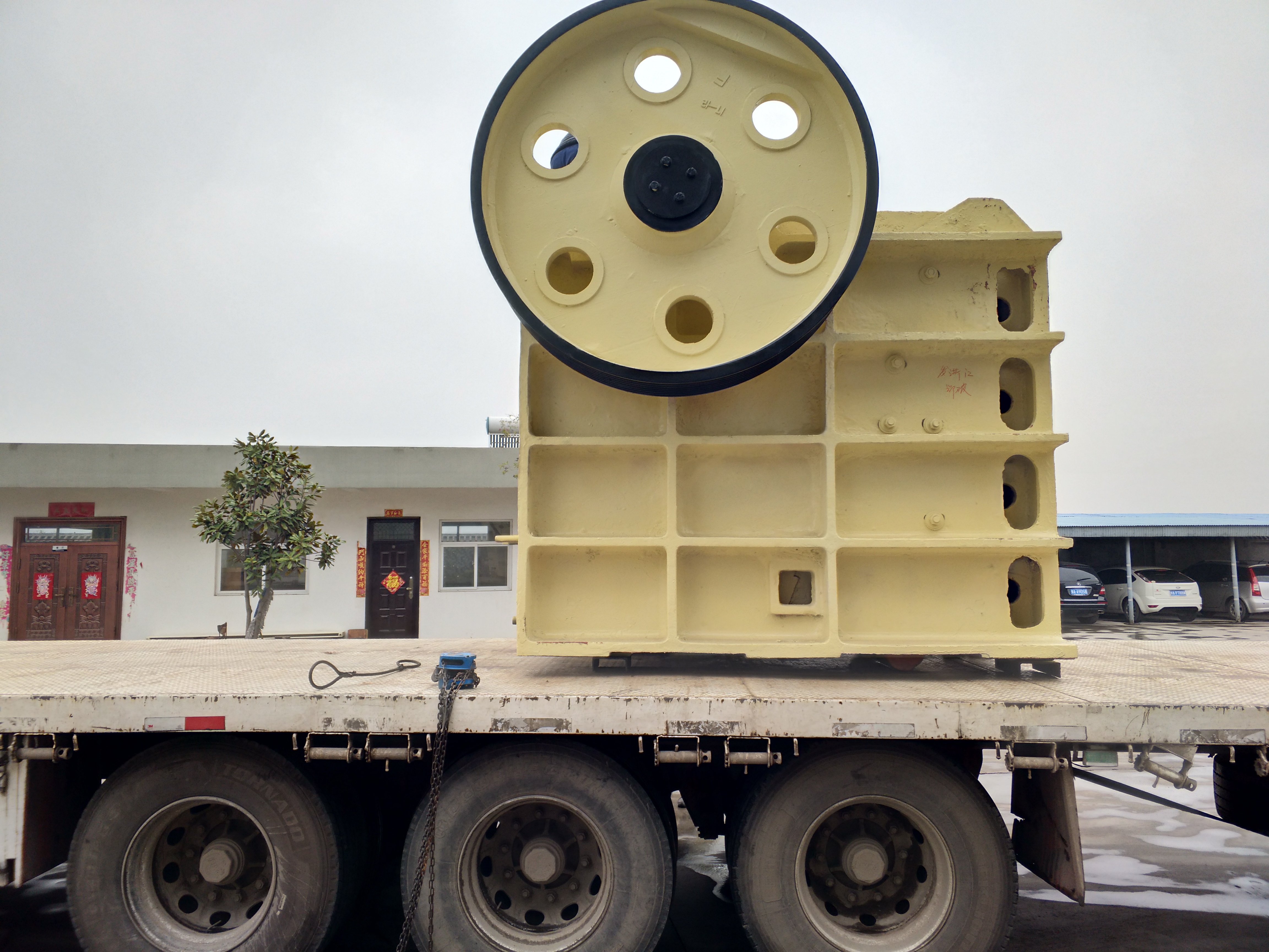Heavy-Duty Industrial Jaw Crusher