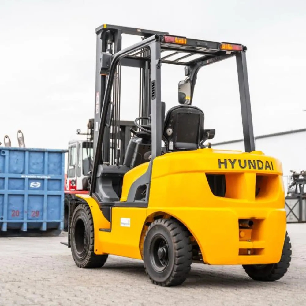 Hyundai 30D-7 – Chariot élévateur diesel d’occasion – 3000 kg – Mât télescopique