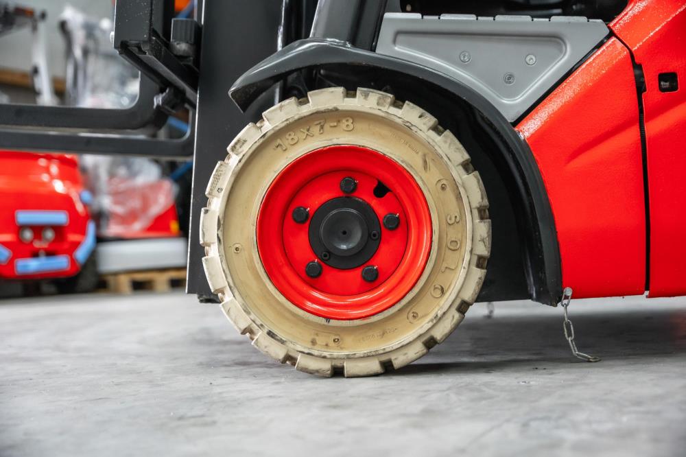 Chariot Élévateur Électrique LINDE E 12-01 – 1200 kg | 3150 mm