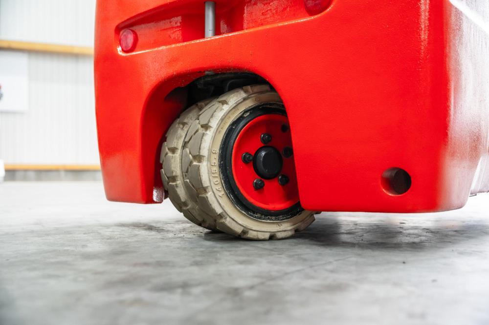 Chariot Élévateur Électrique LINDE E 12-01 – 1200 kg | 3150 mm