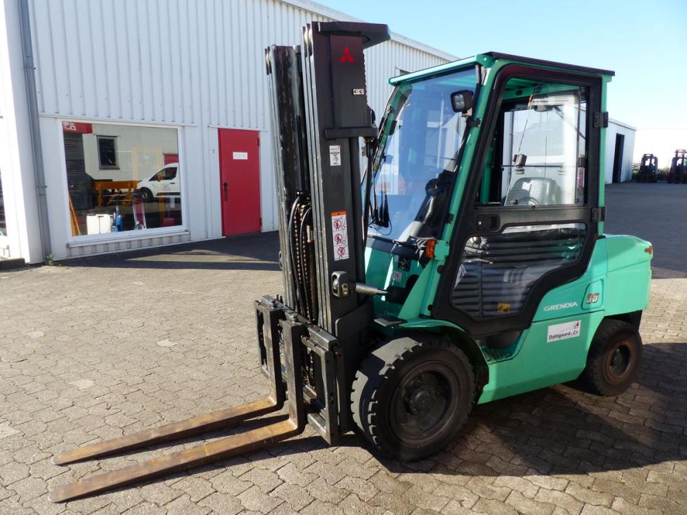Chariot Élévateur Diesel Mitsubishi FD35N (2006) | 3500 kg | Mât Triplex 4700 mm