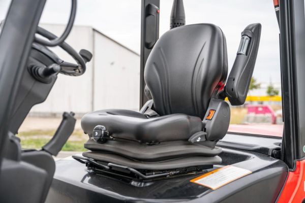 Chariot Élévateur Diesel – 2000 à 3500 kg | Mât Triplex 4700 mm | Usage Extérieur