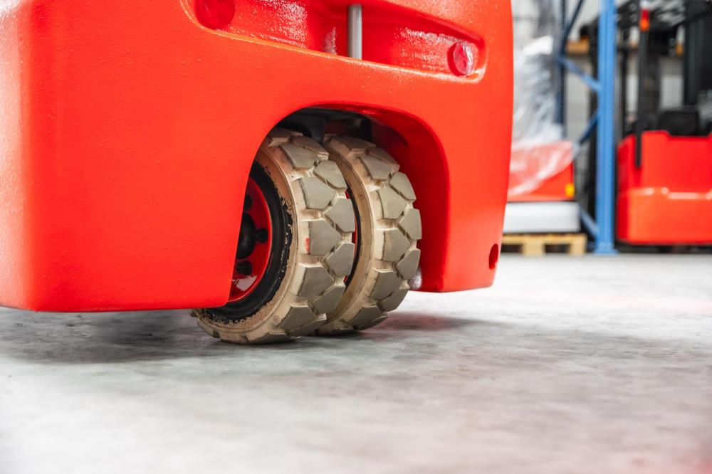 Chariot Élévateur Électrique Reconditionné – Linde E 18 (2016) | 1800 kg | Mât Triplex 4625 mm