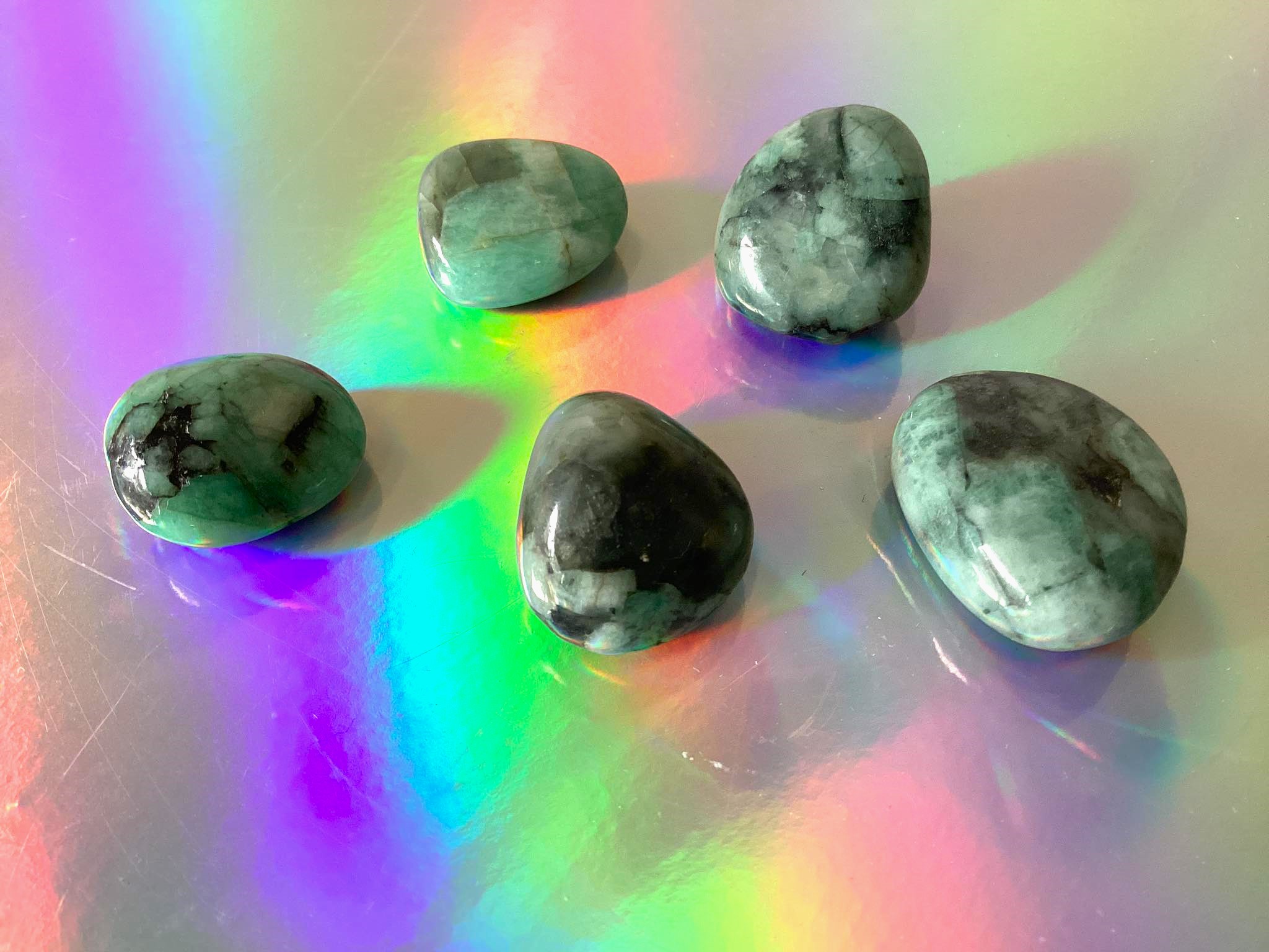 Emerald – Tumbled Stone