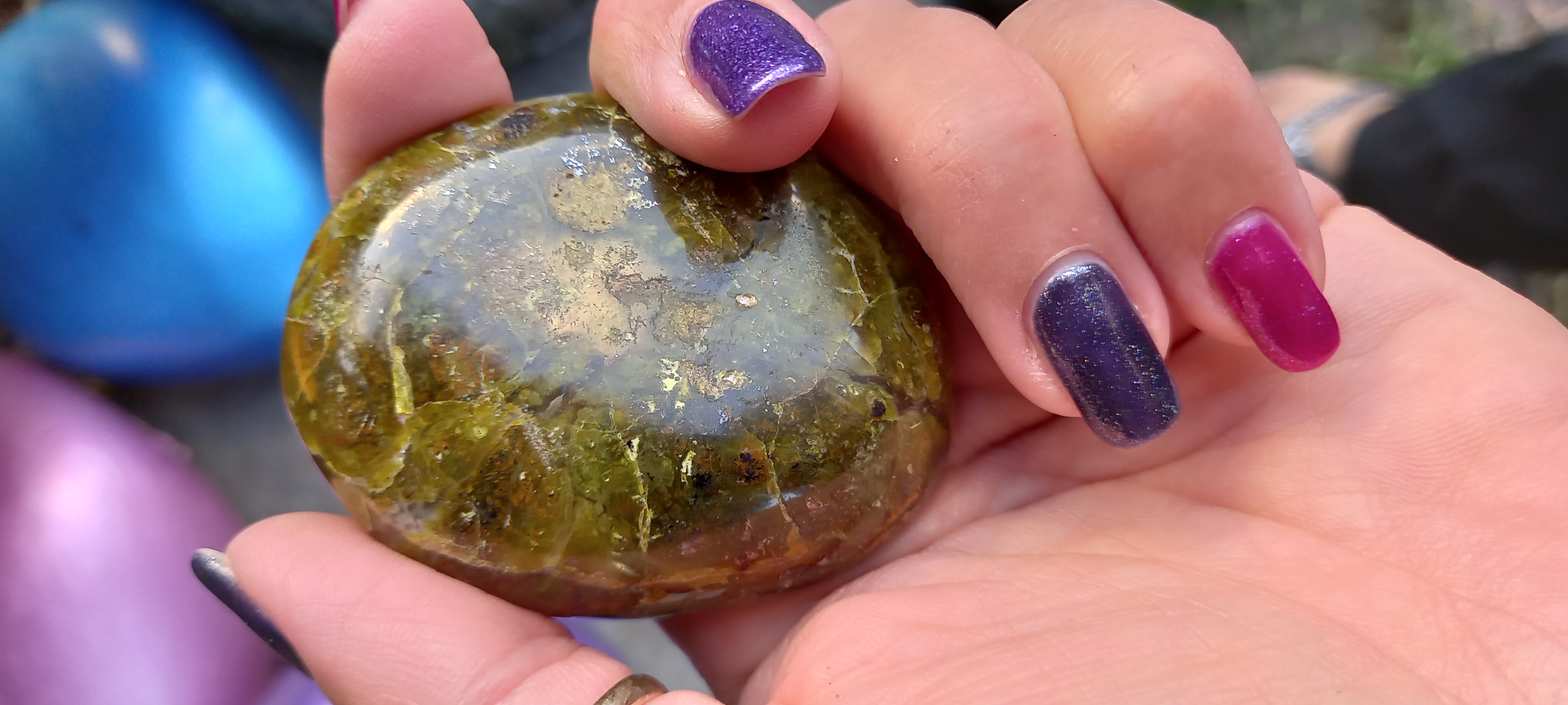 Green Opal – Palm Stone