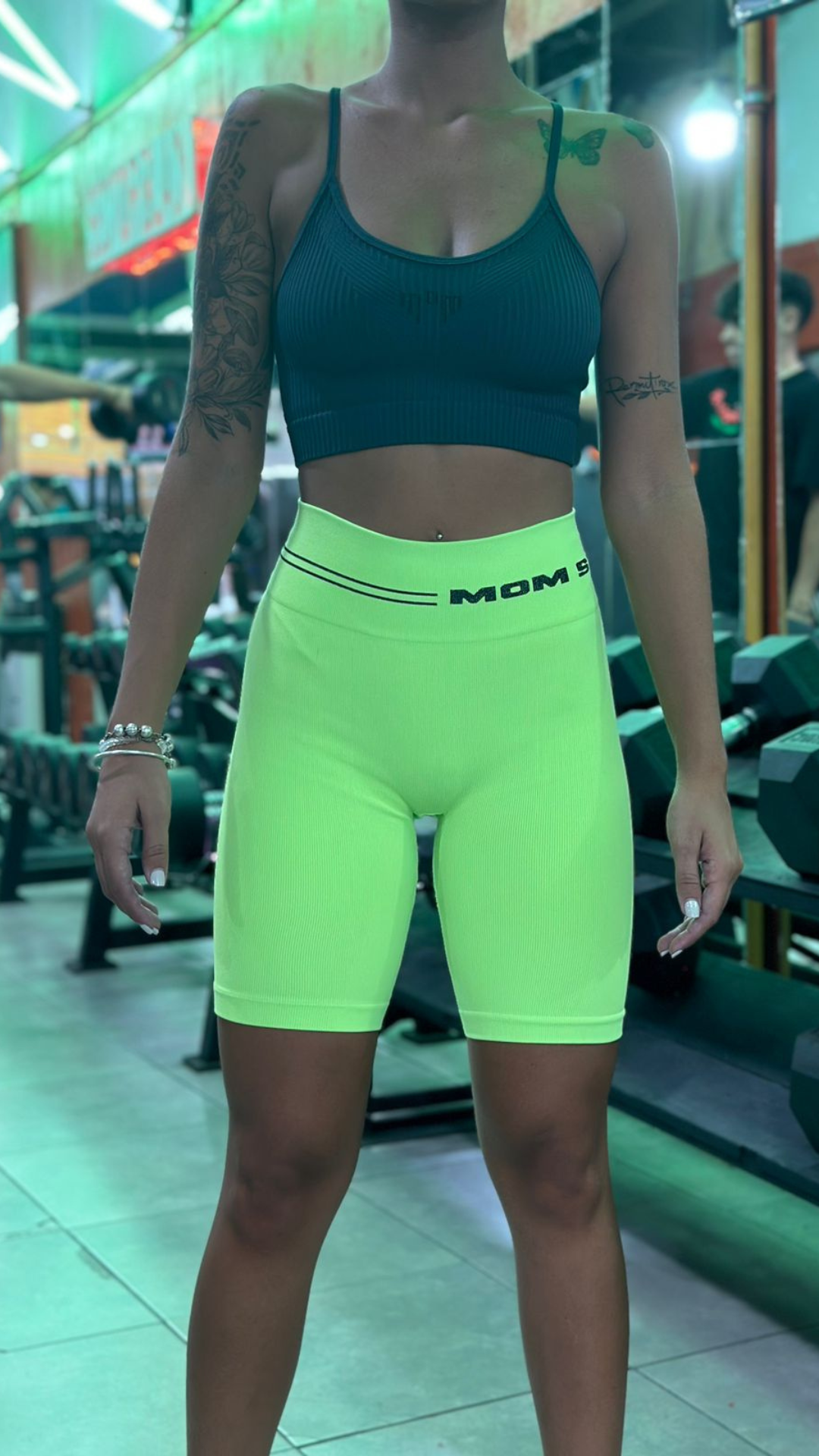 Ropa y accesorios de gimnasio