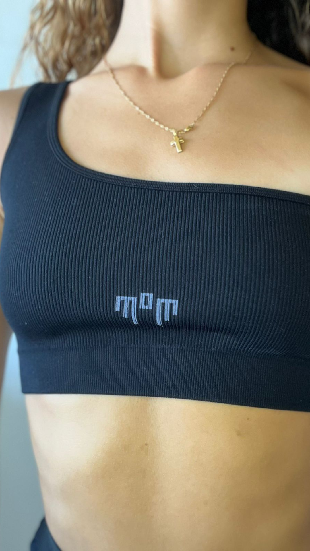 ropa y accesorios de gimnasio