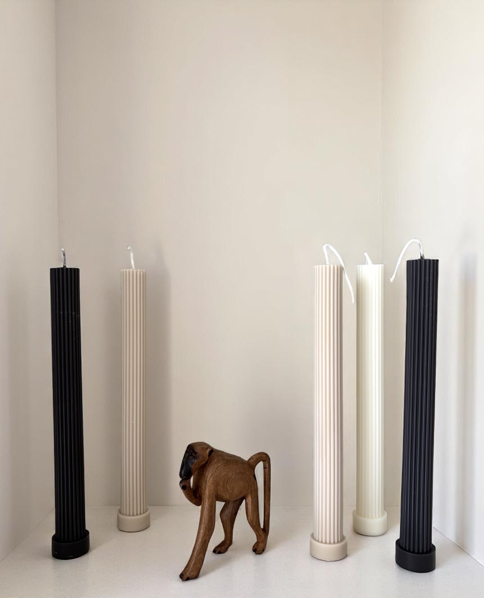 Geribbelde dinerkaarsen met voet