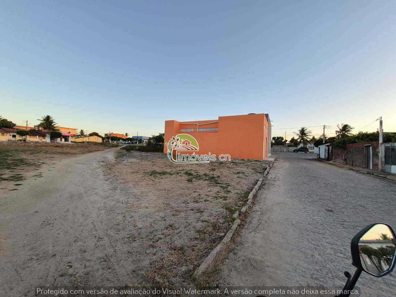 OPORTUNIDADE IMPERDÍVEL – TRÊS LOTES URBANOS NO CENTRO!