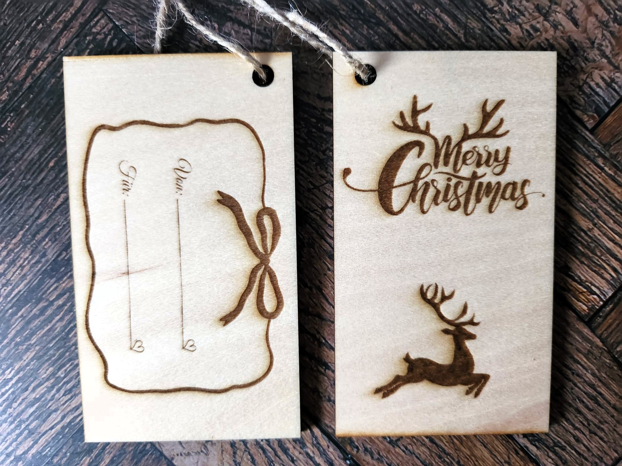 Geschenkanhänger aus Holz „Rentier“ – 9,5 × 5,5 cm