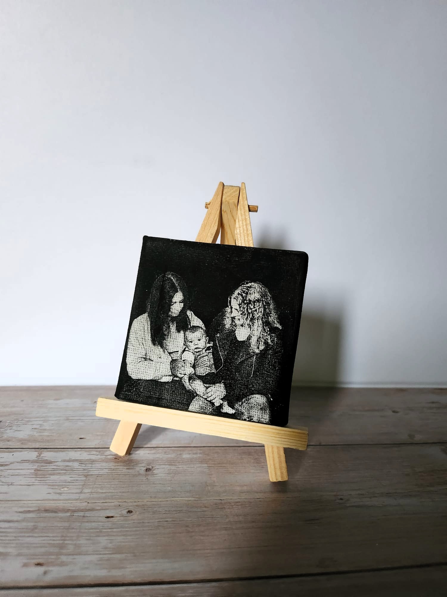 Mini-Leinwand mit Staffelei – personalisierbar – 7 × 7 cm