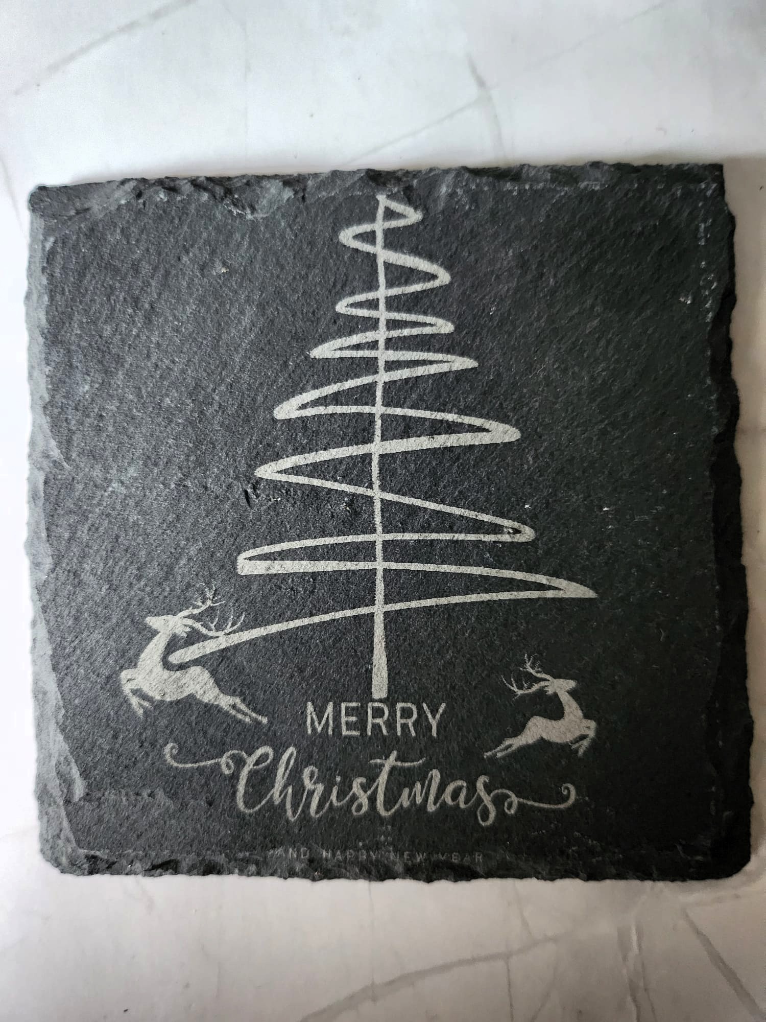 Schiefertafel „Merry Christmas Tree“ – 10 × 10 cm