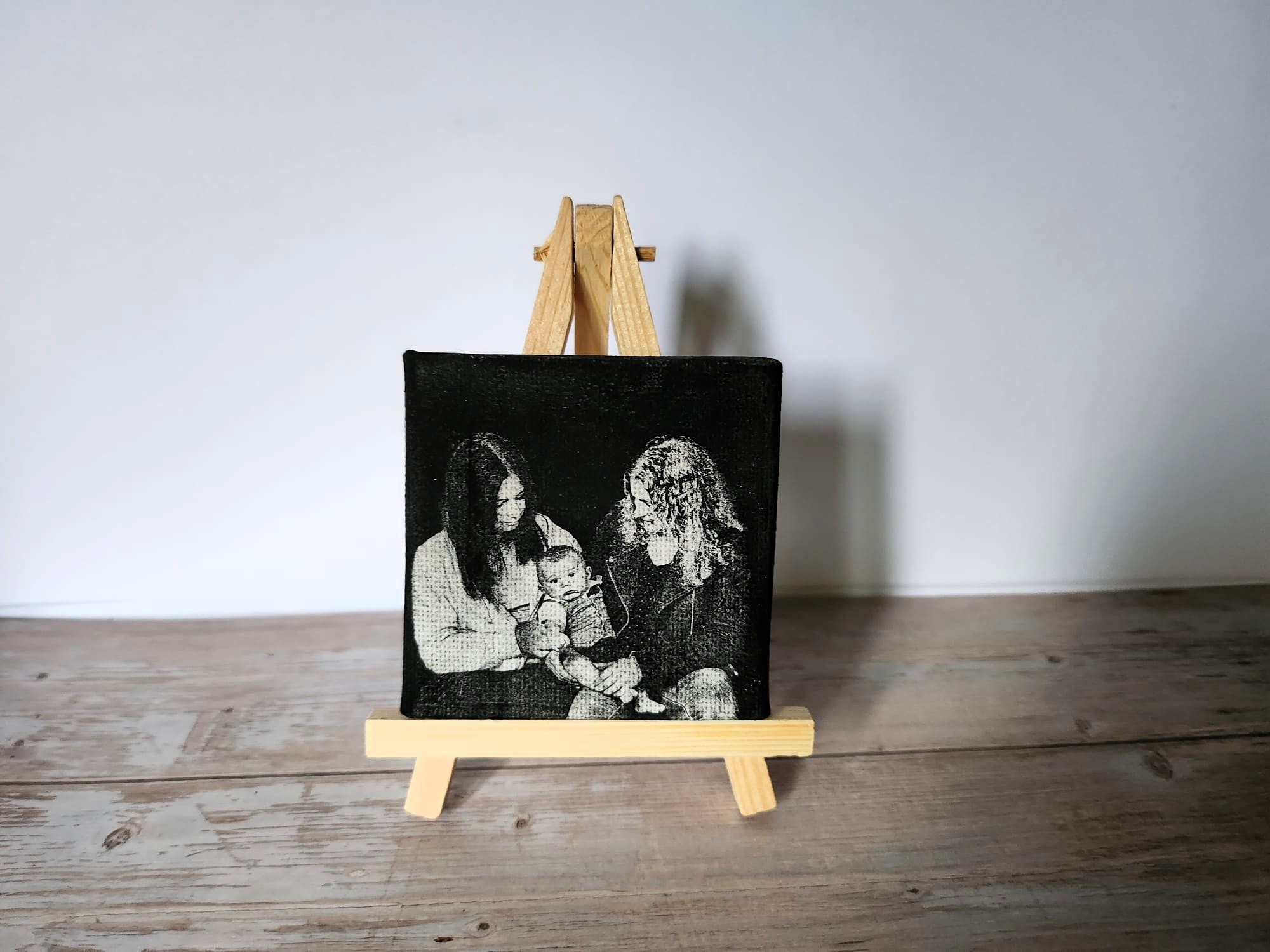 Mini-Leinwand mit Staffelei – personalisierbar – 7 × 7 cm