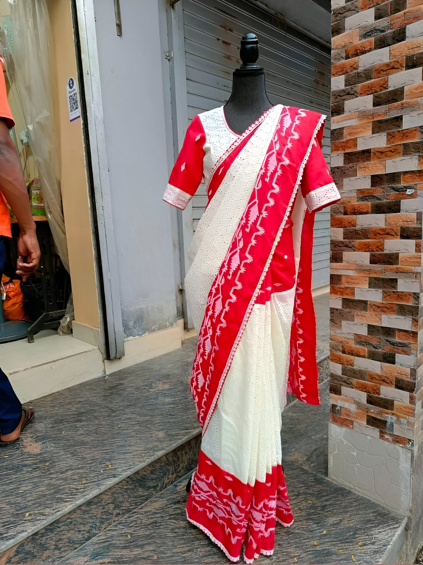 Traditional Hakuba Saree