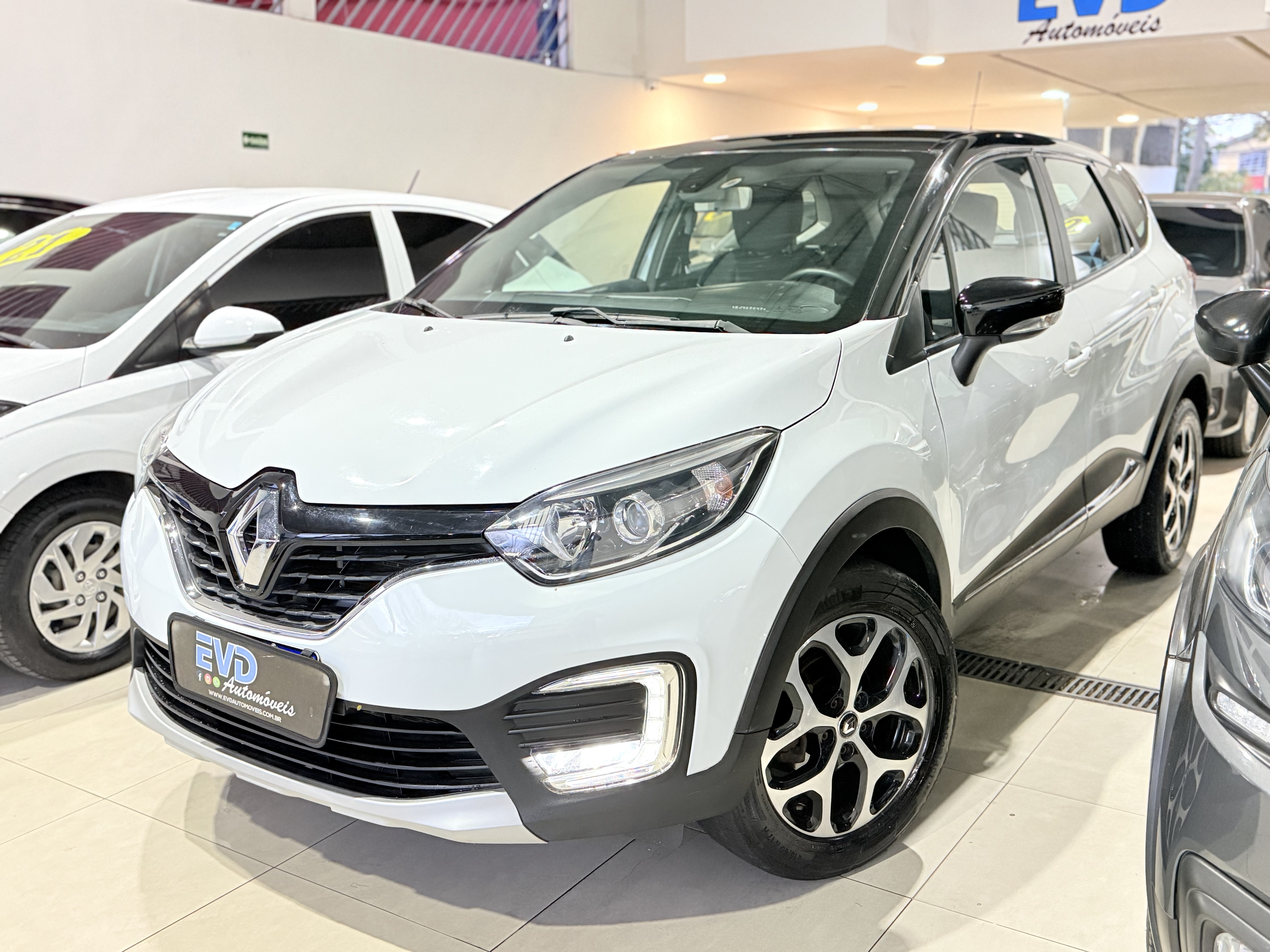 RENAULT CAPTUR 1.6 INTENSE X-TRONIC