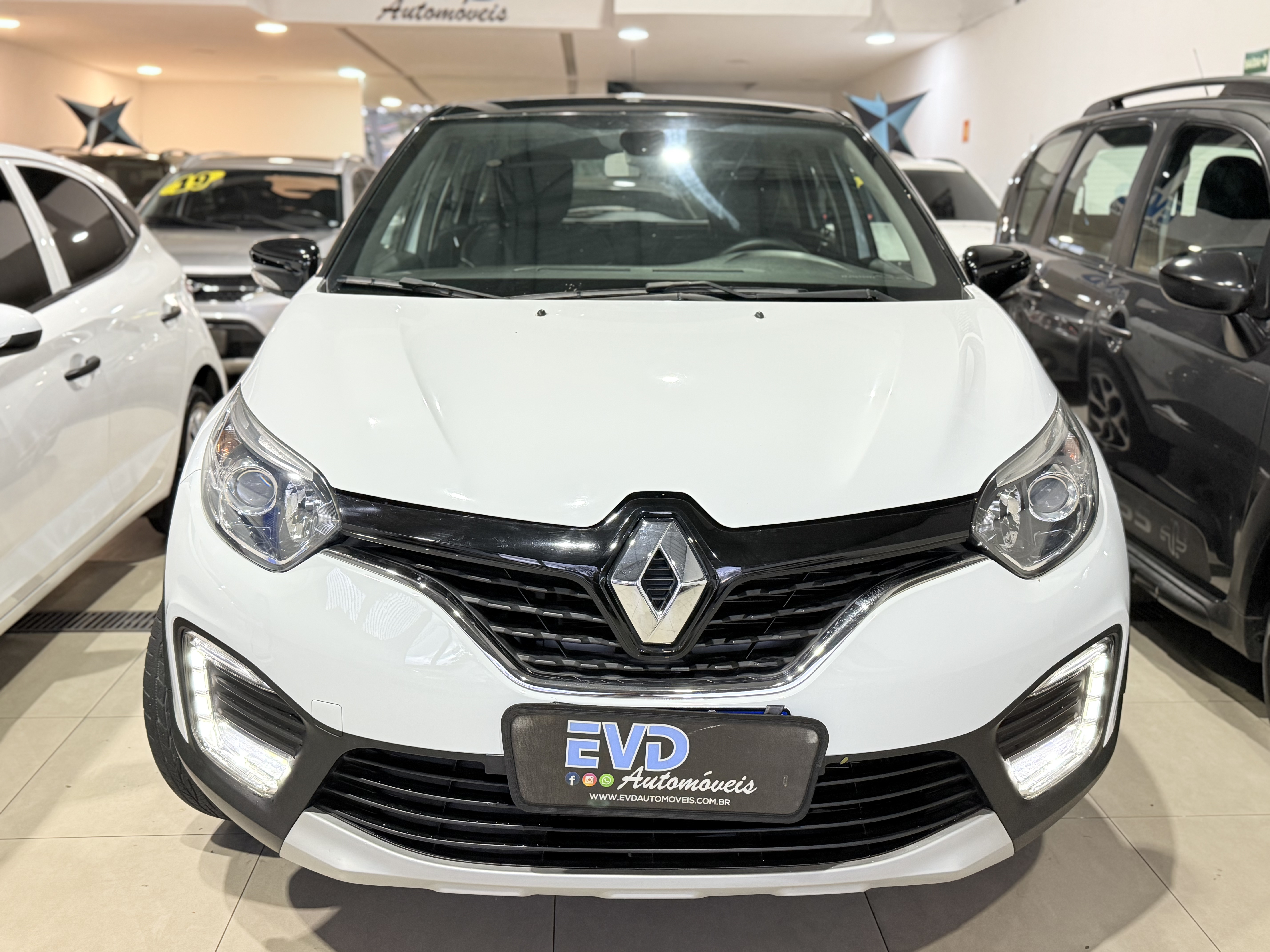 RENAULT CAPTUR 1.6 INTENSE X-TRONIC
