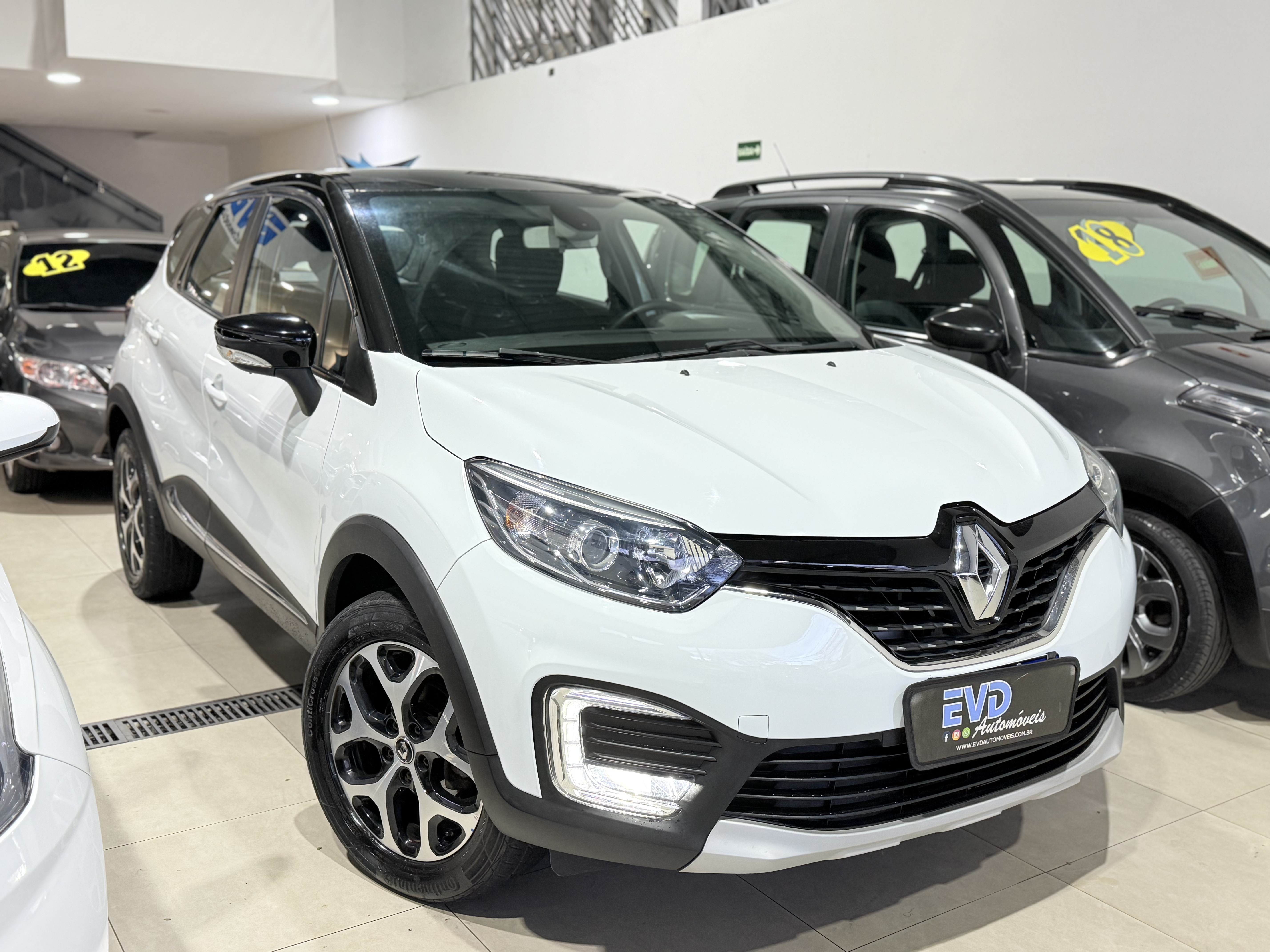 RENAULT CAPTUR 1.6 INTENSE X-TRONIC