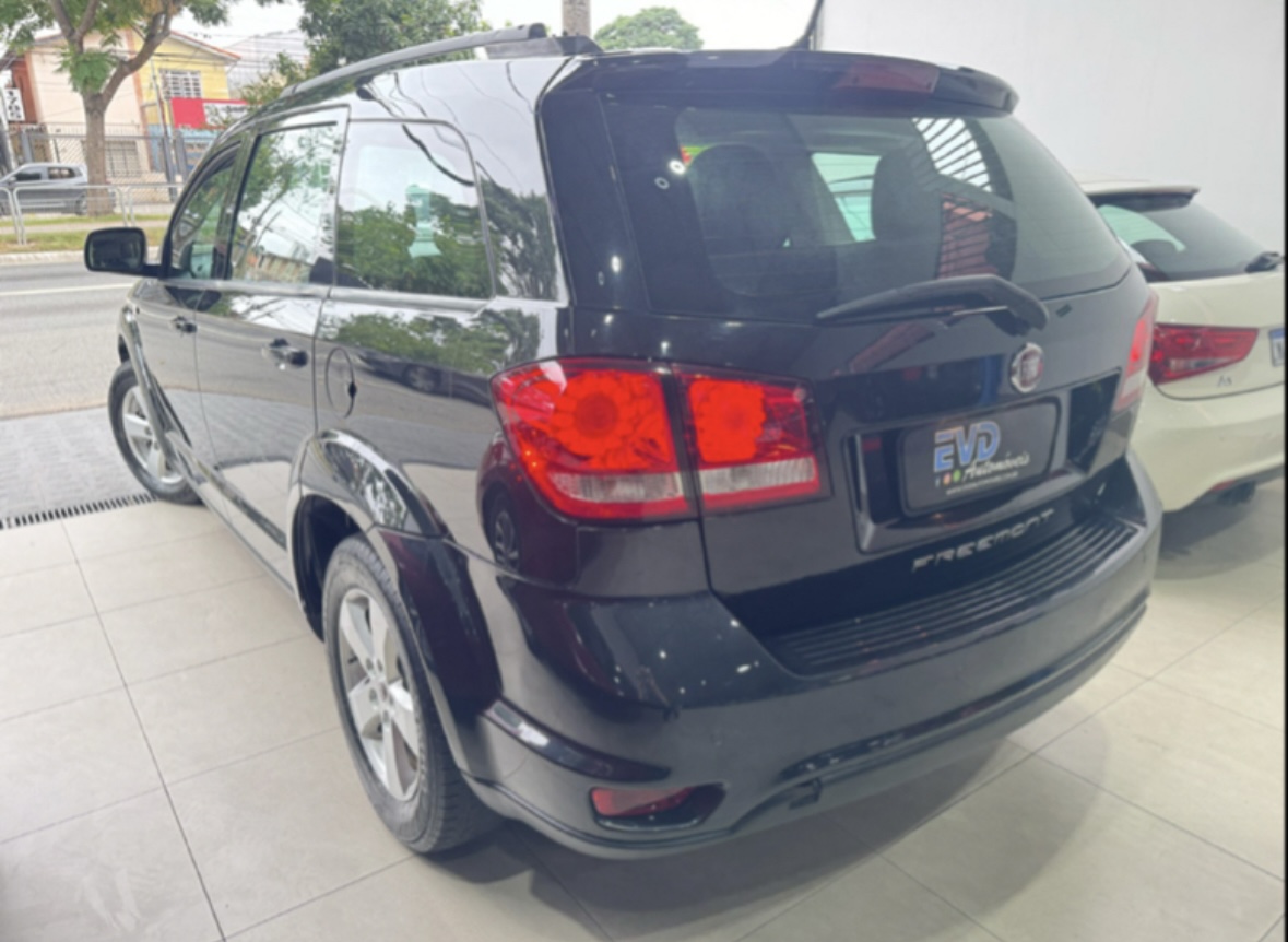 FIAT FREEMONT 2.4 PRECISION GASOLINA AUTOMÁTICO