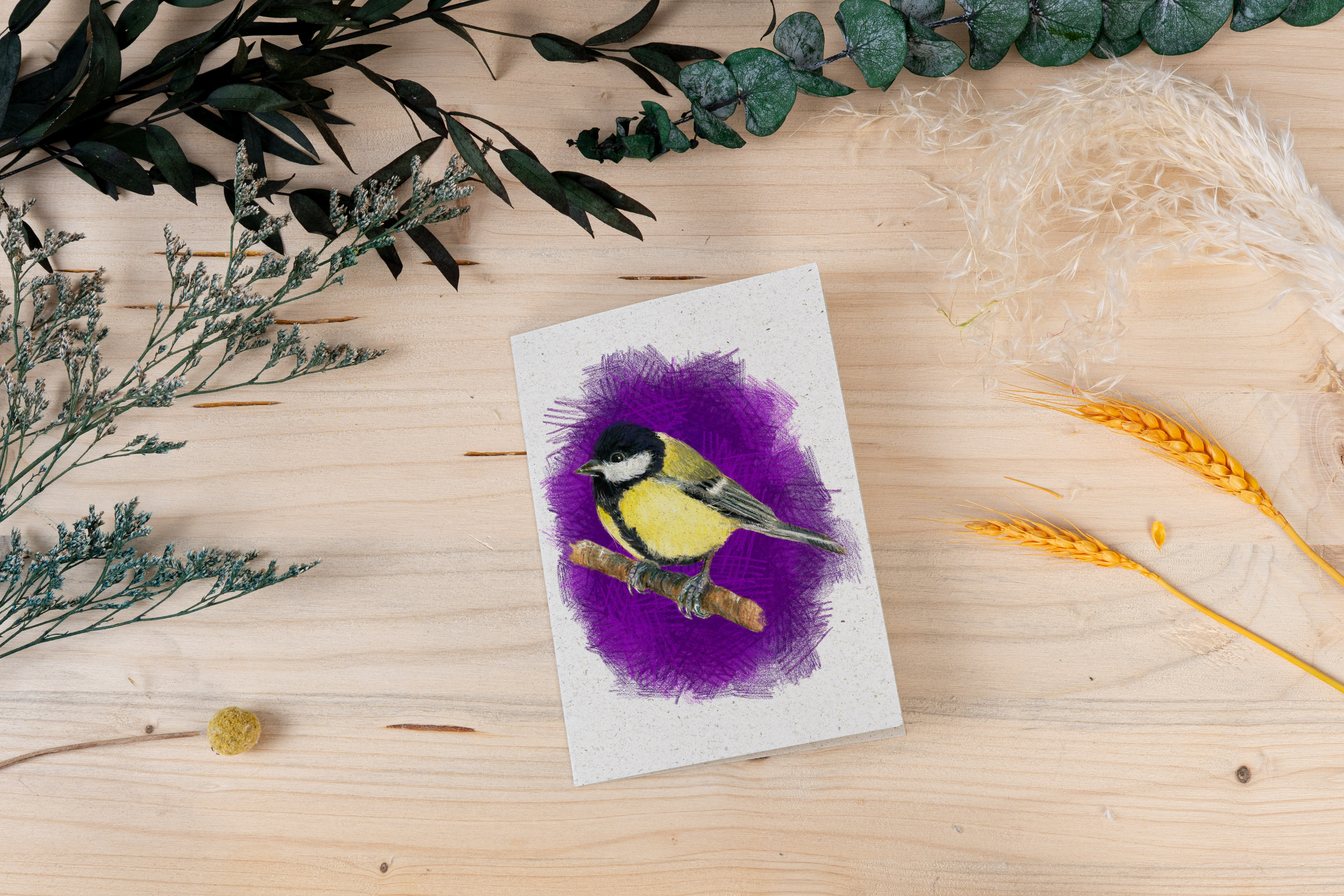 Grußkarte „Kohlmeise im Farbkontrast – gelb trifft violett“