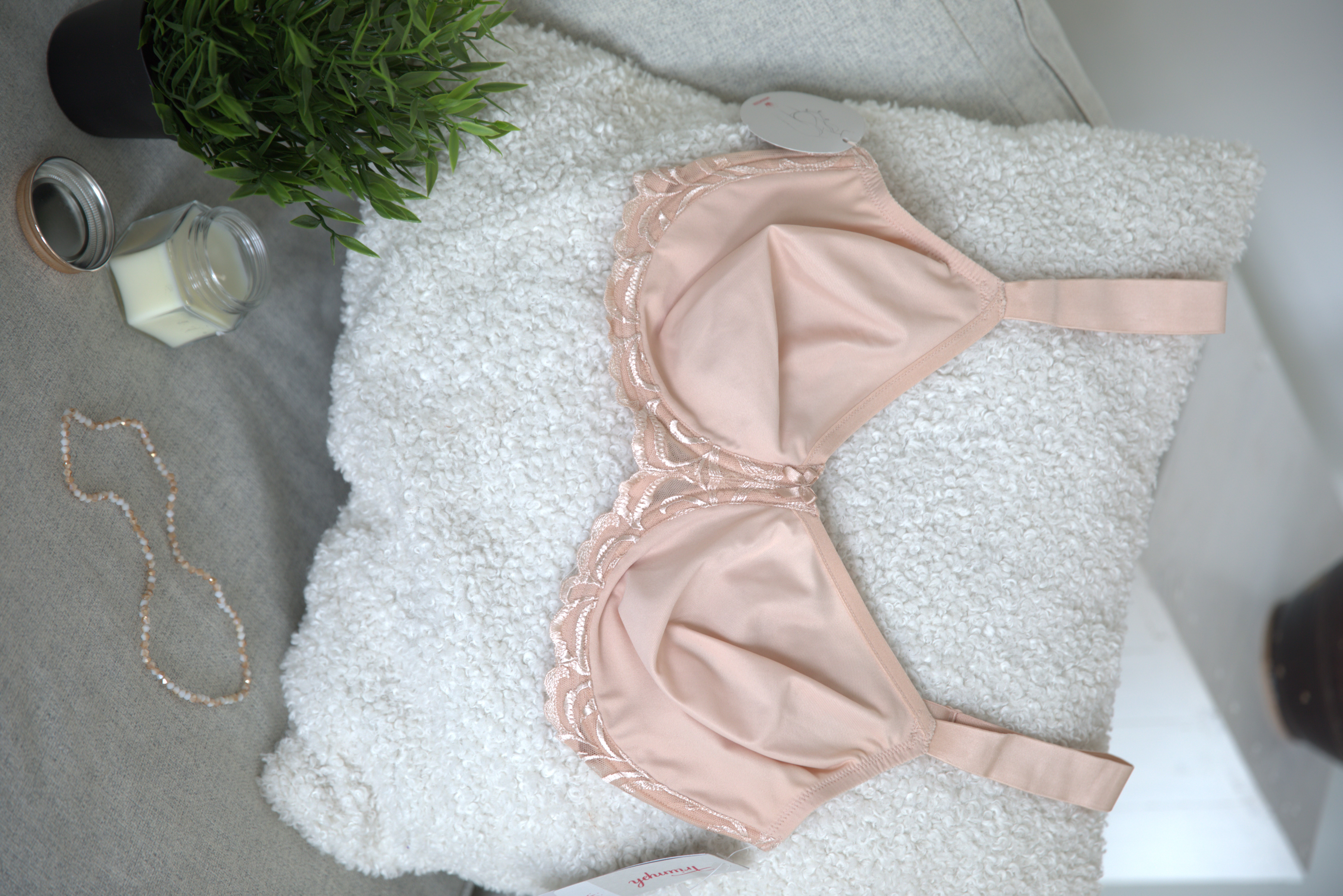 Moteriška liemenėlė Triumph Modern Finesse W01