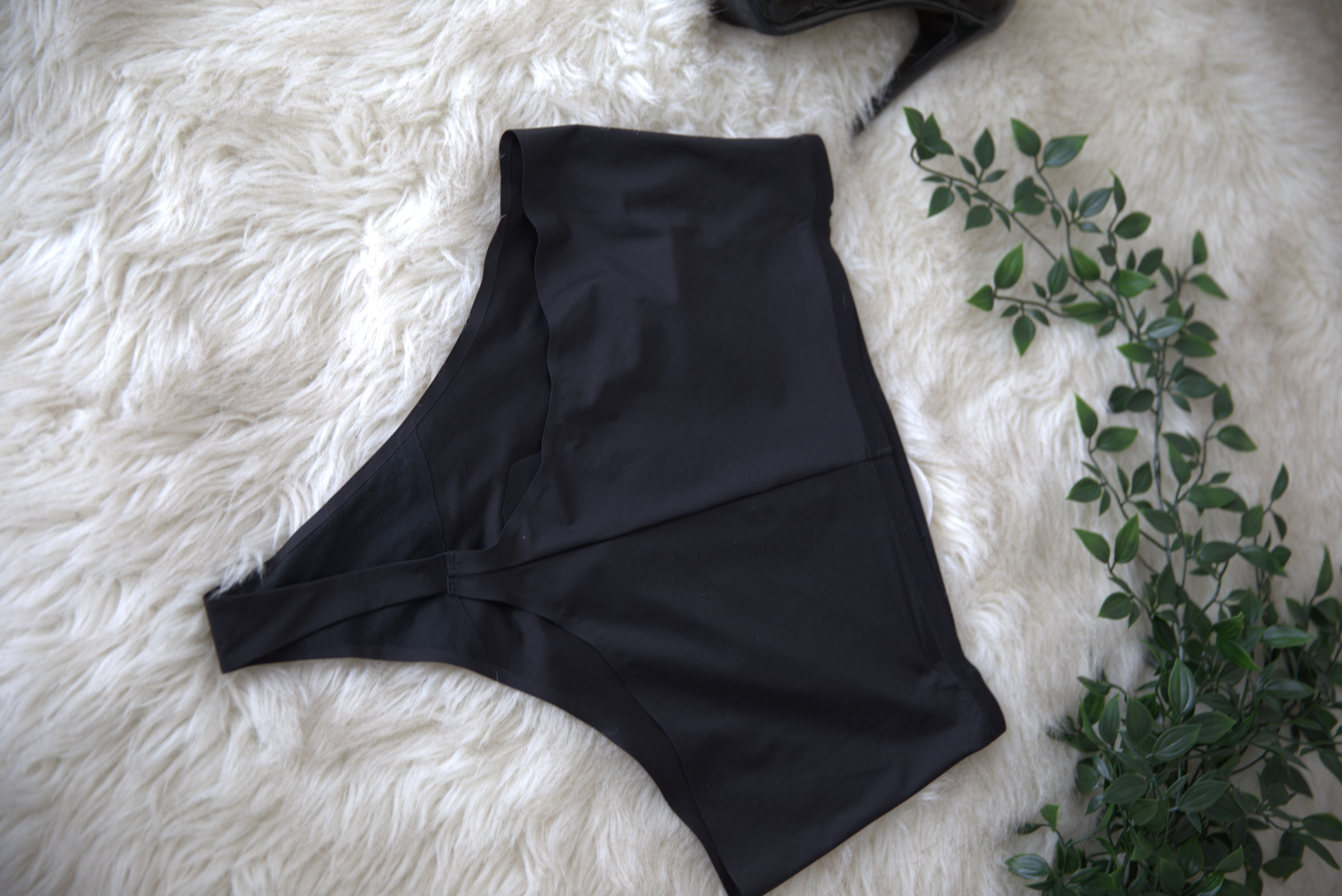 Formuojančios moteriškos kelnaitės Triumph Shape Smart Highwaist String