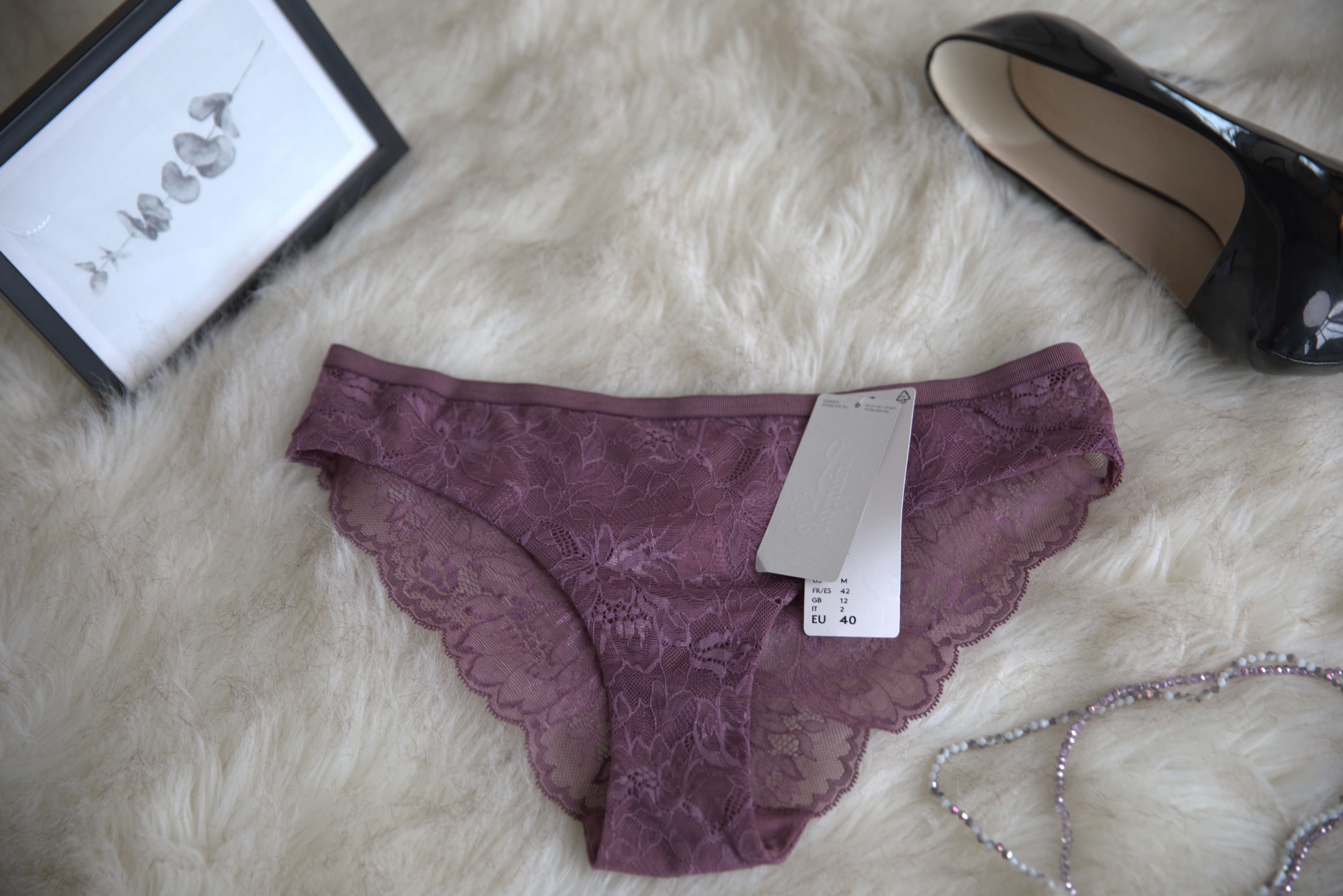 Nėriniuotos moteriškos kelnaitės Triumph O-Amourette Charm Brazilian01