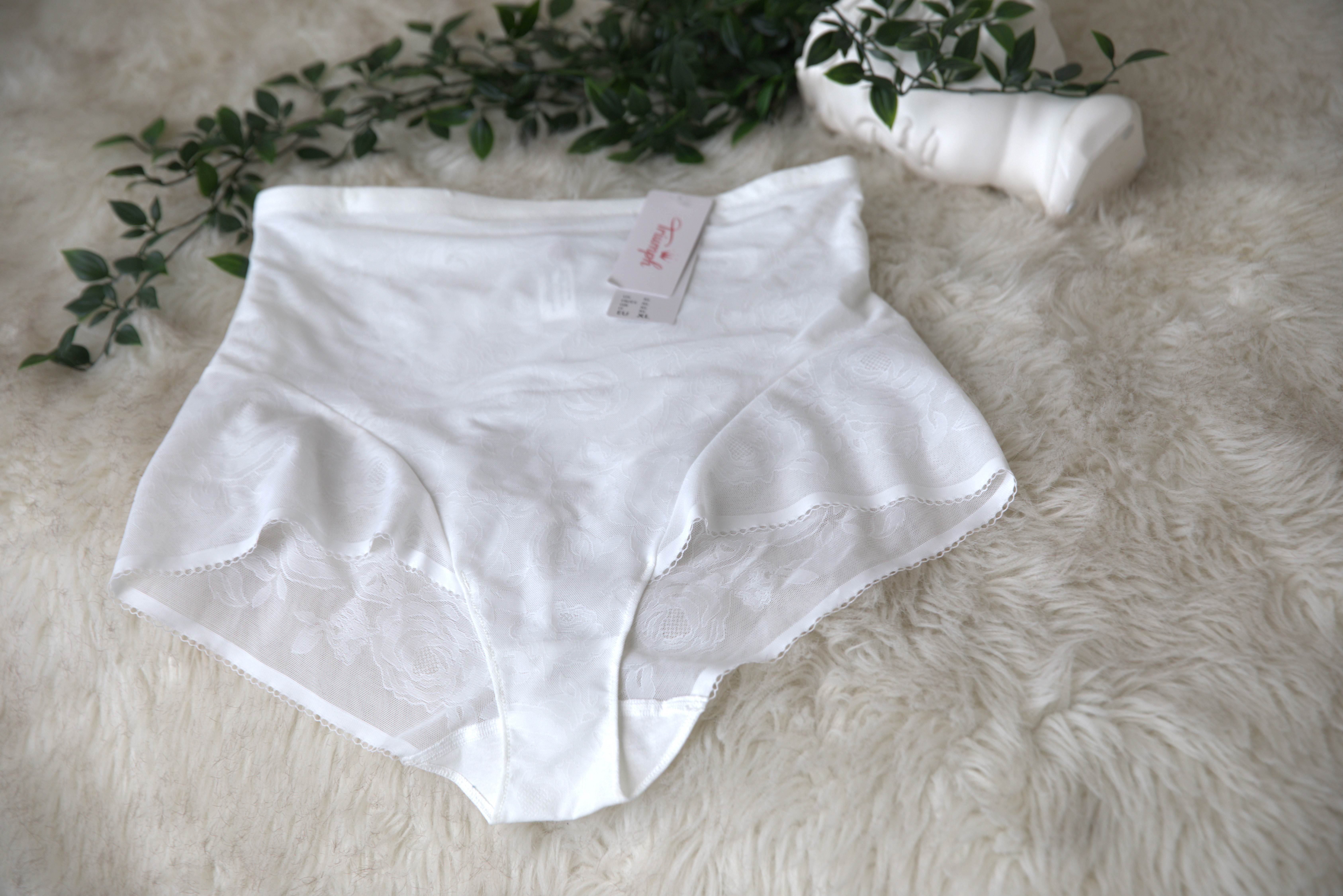 Balti moteriški apatiniai Triumph Wild Rose Sensation Highwaist Panty 