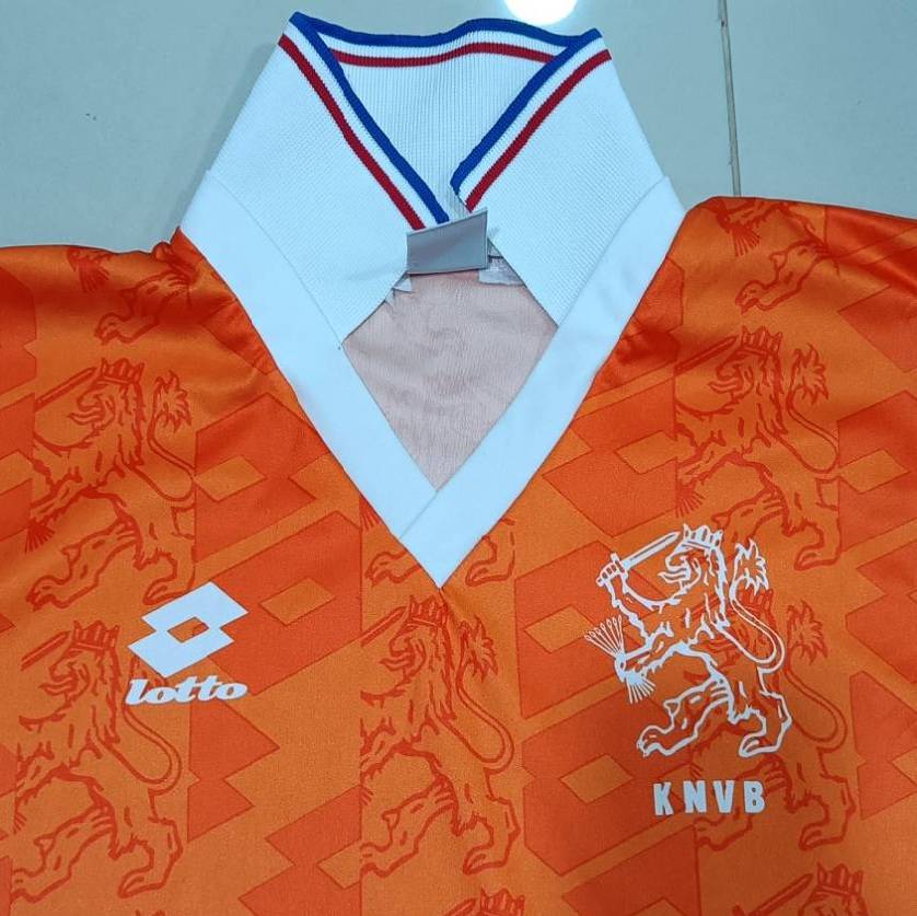 Holland 1994/95 Home Jersey by Lotto – Vintage Football Shirt – Size M