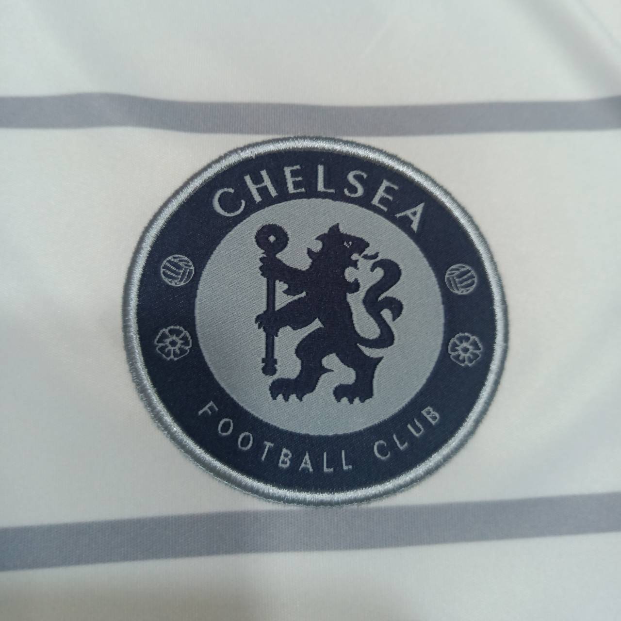 Adidas Chelsea 2009 Third Jersey – White & Navy – Size L – Authentic Vintage Football Shirt